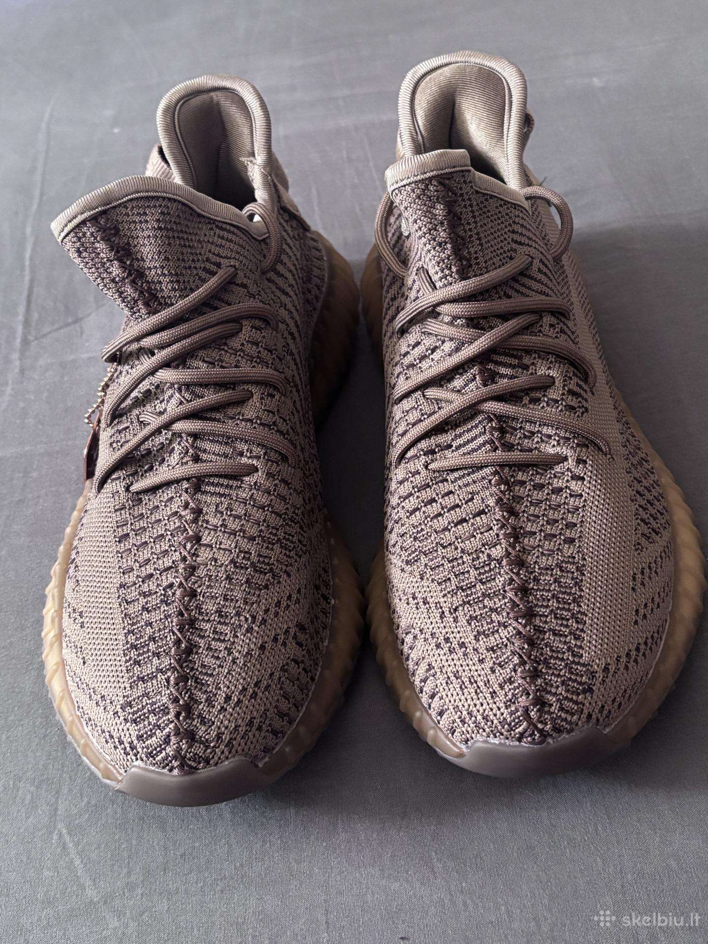 Yeezy Boost 350 V2