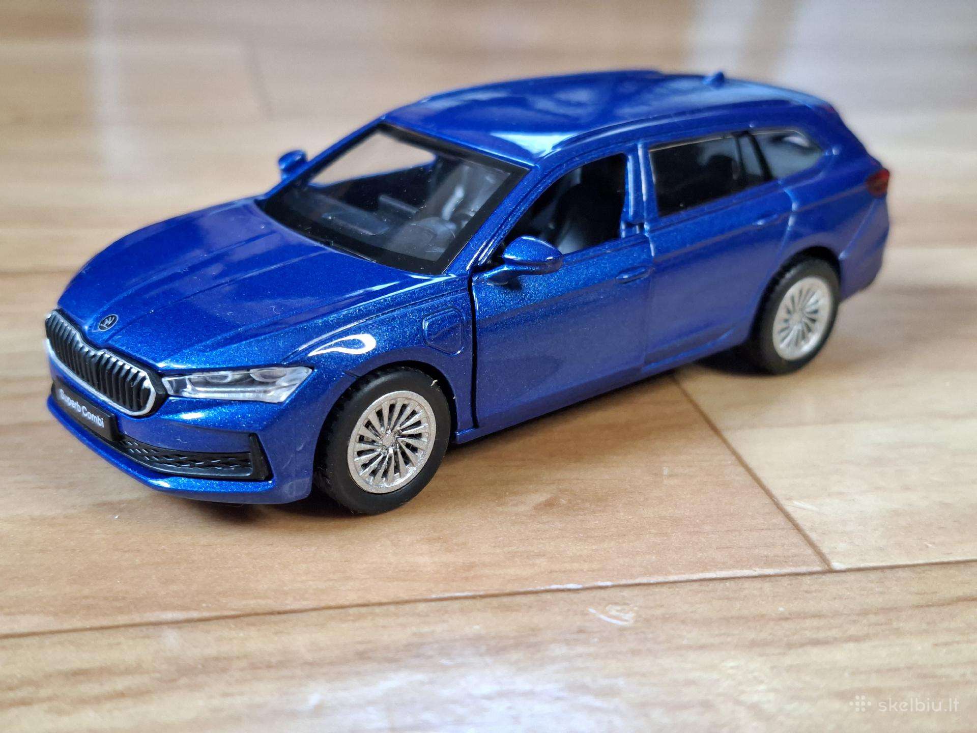 1:43 Škoda Superb Combi