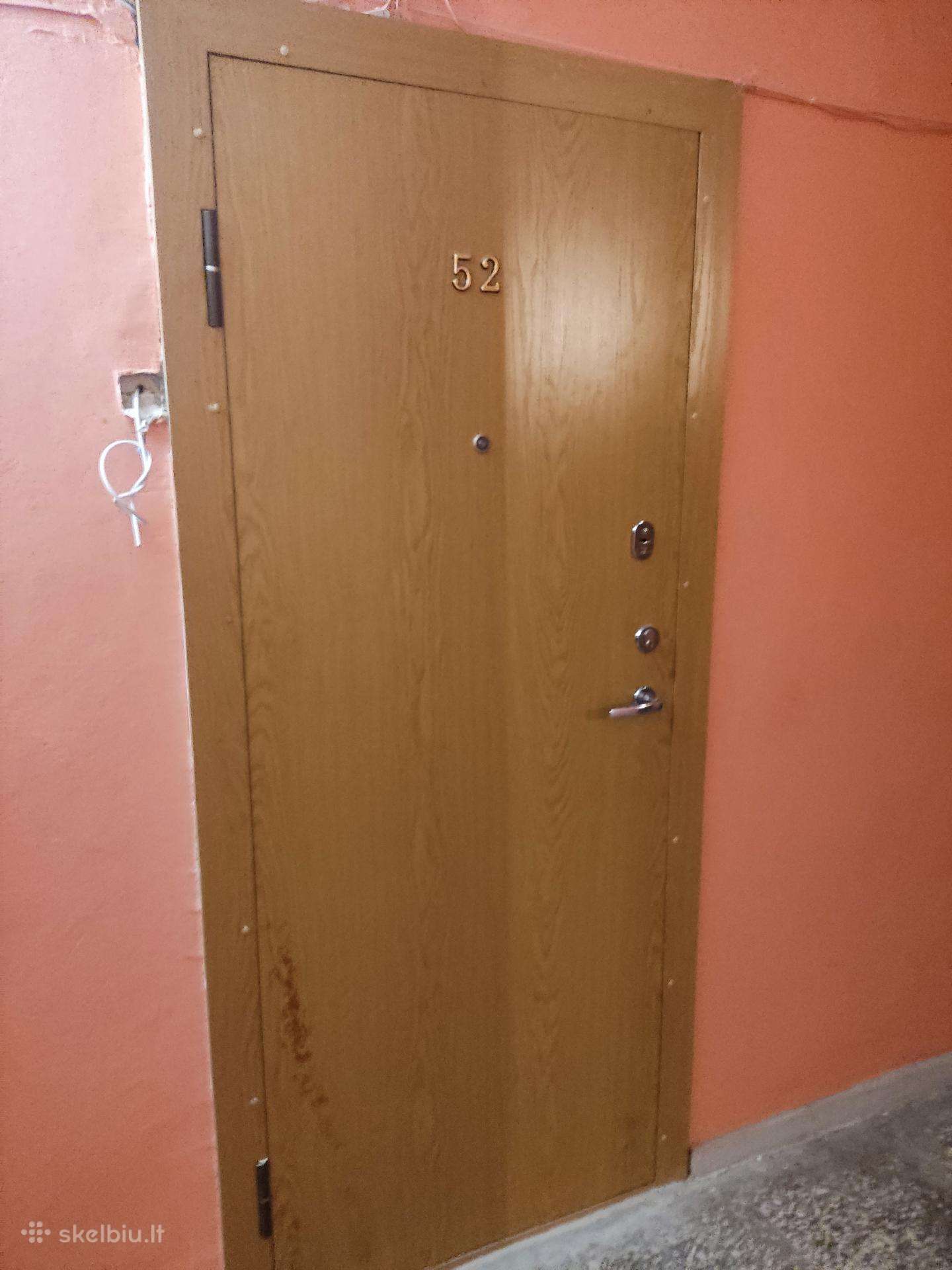 Šarvuotos buto durys