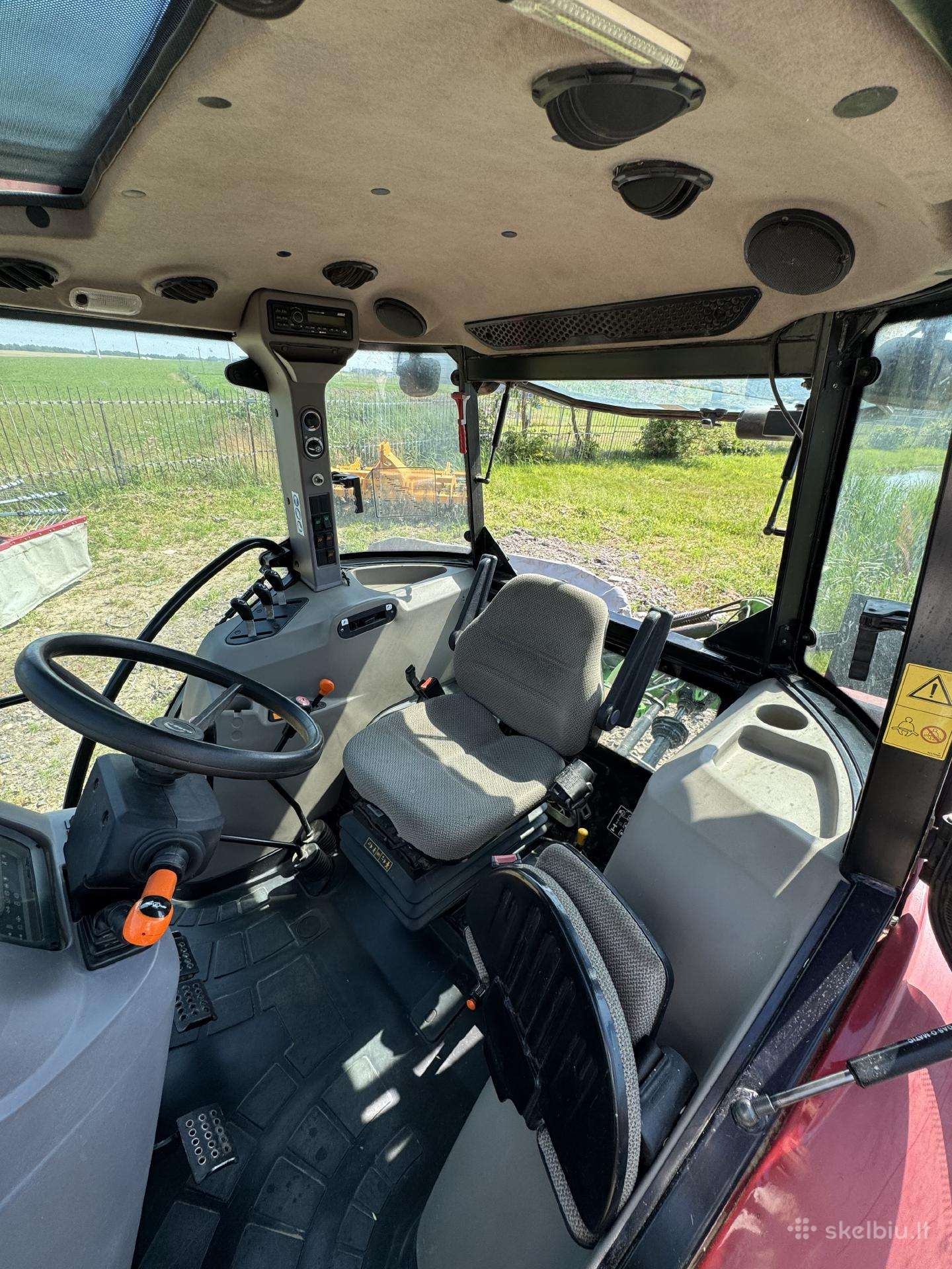 Case-IH FARMALL 105A, tractors