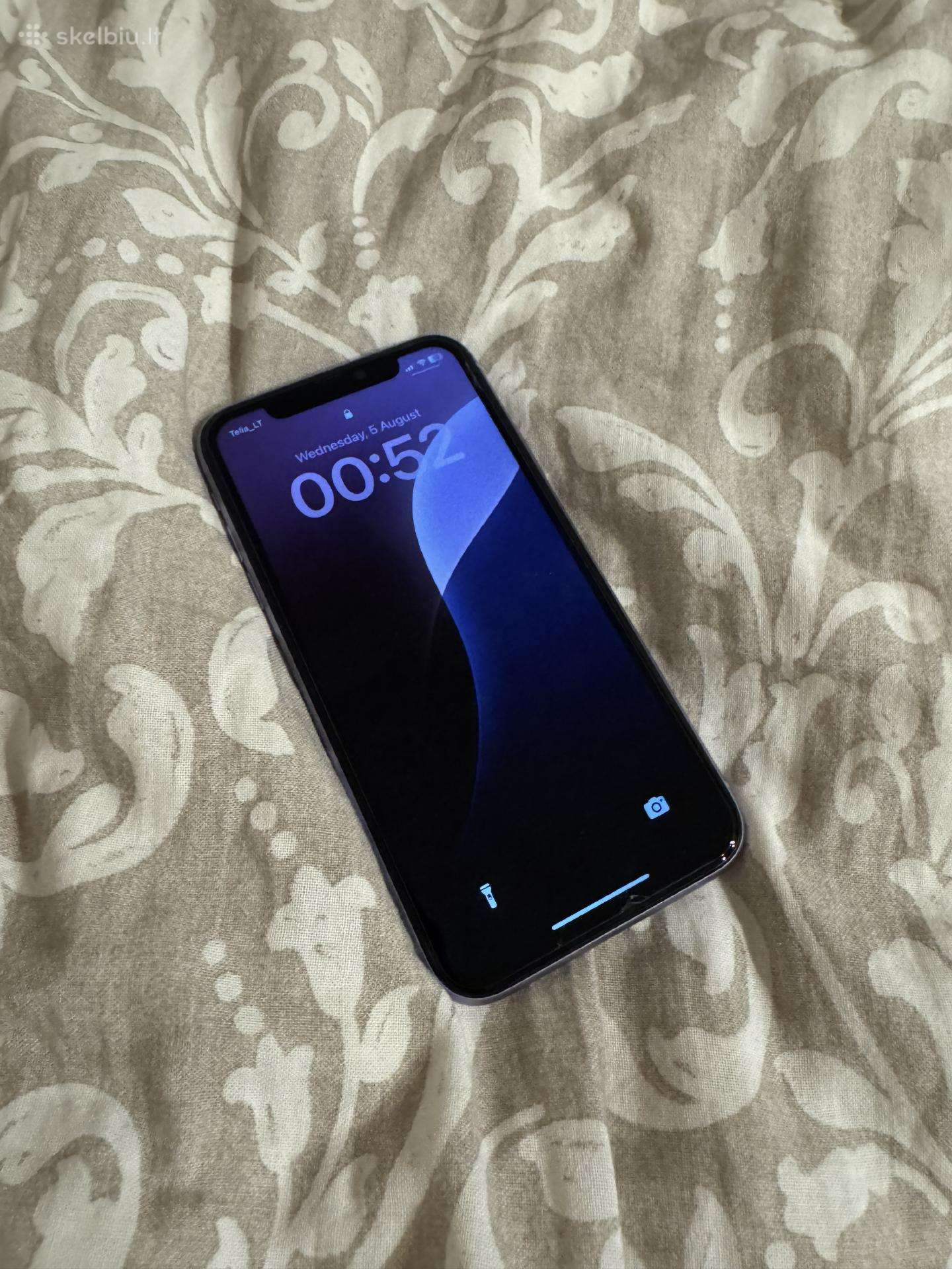 iPhone 11