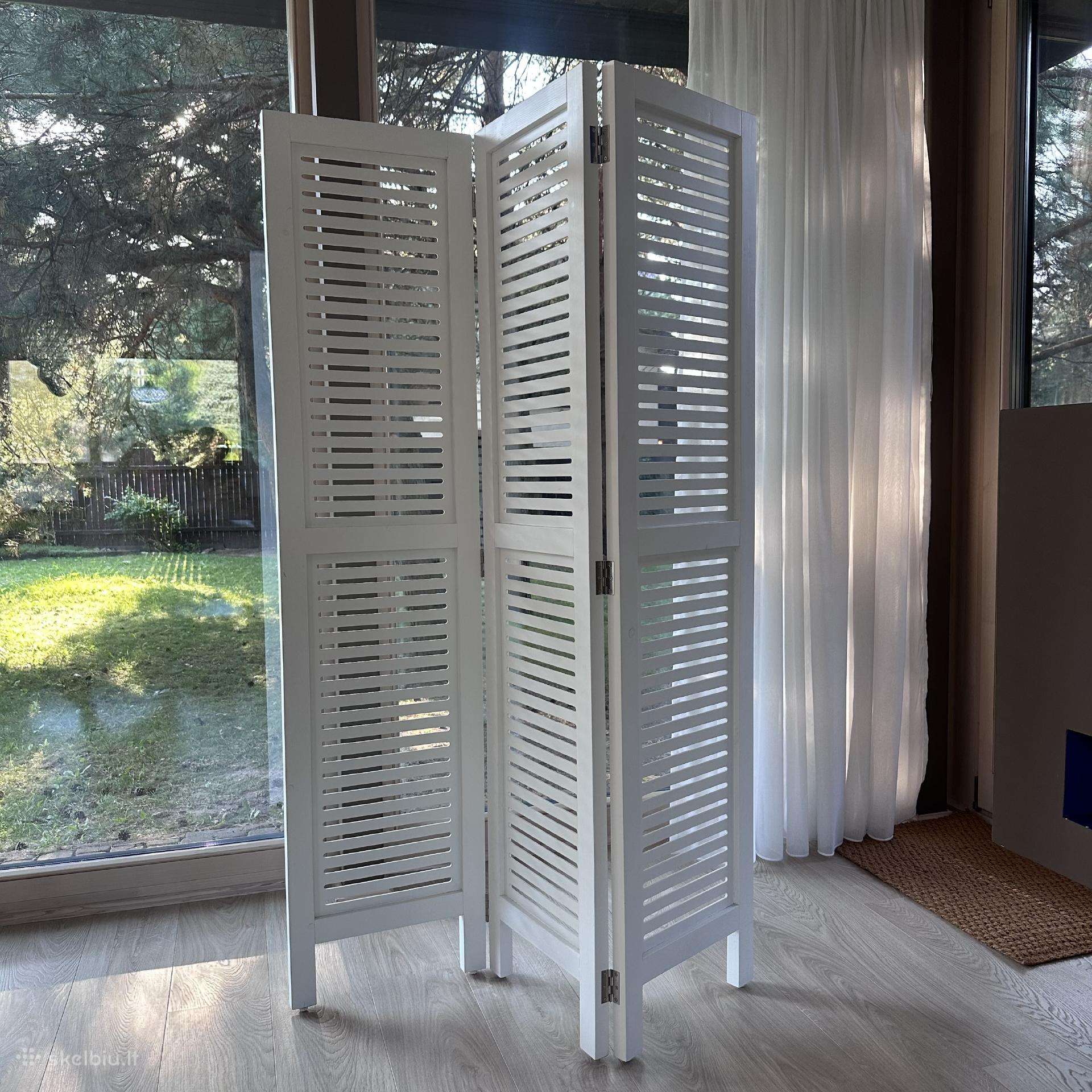 Balta širma 80 eur