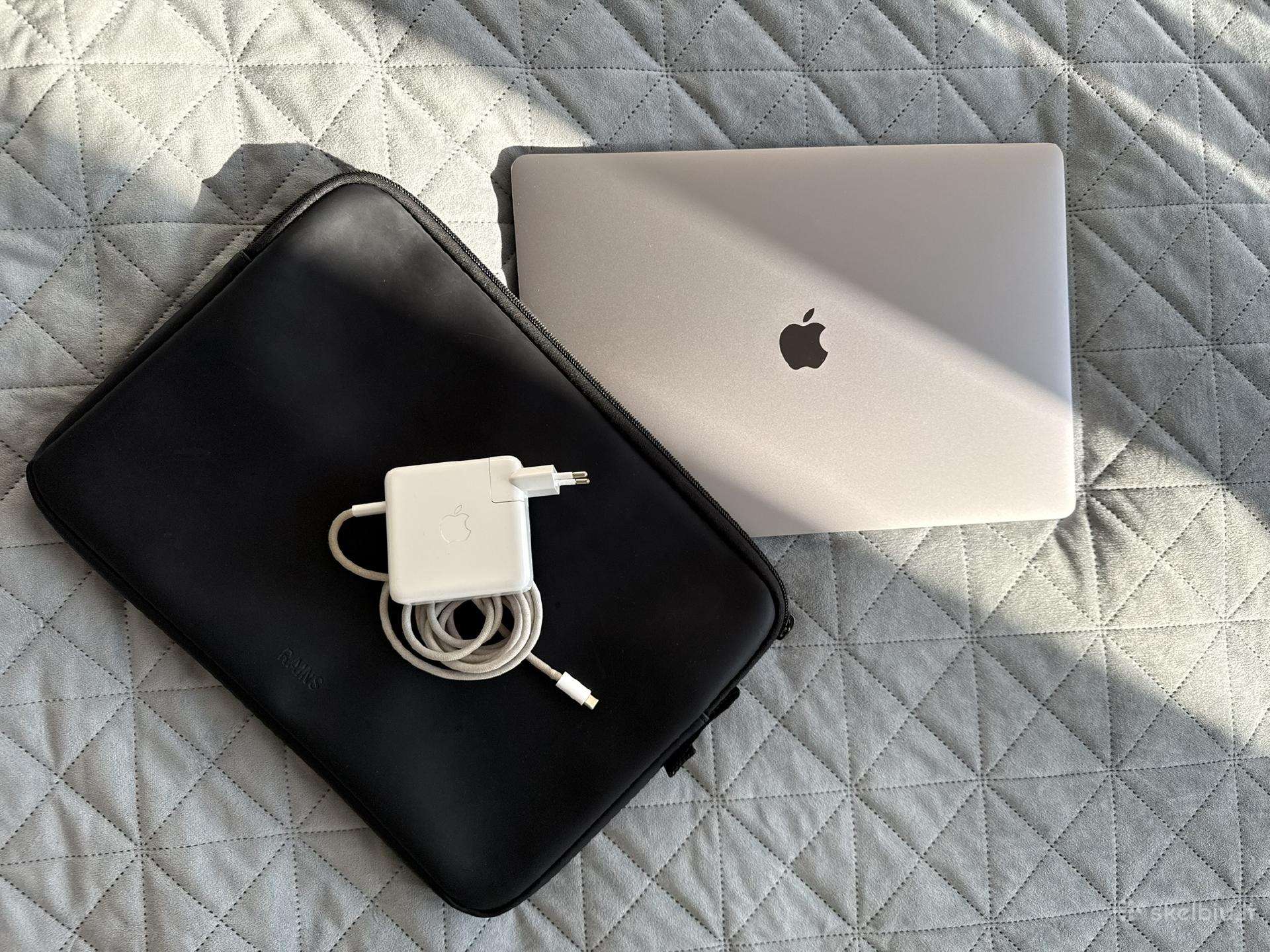 MacBook Pro 16" 2019 i9 32 GB RAM Amd 8 GB