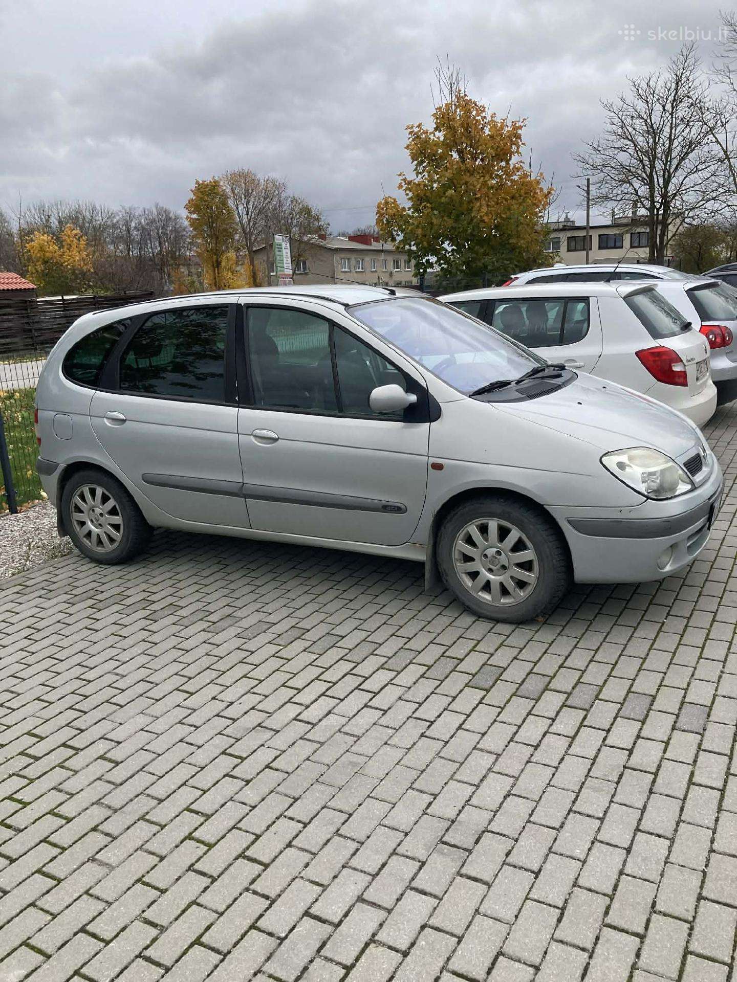 Parduodu važiuojantį automobilį, su Ta
