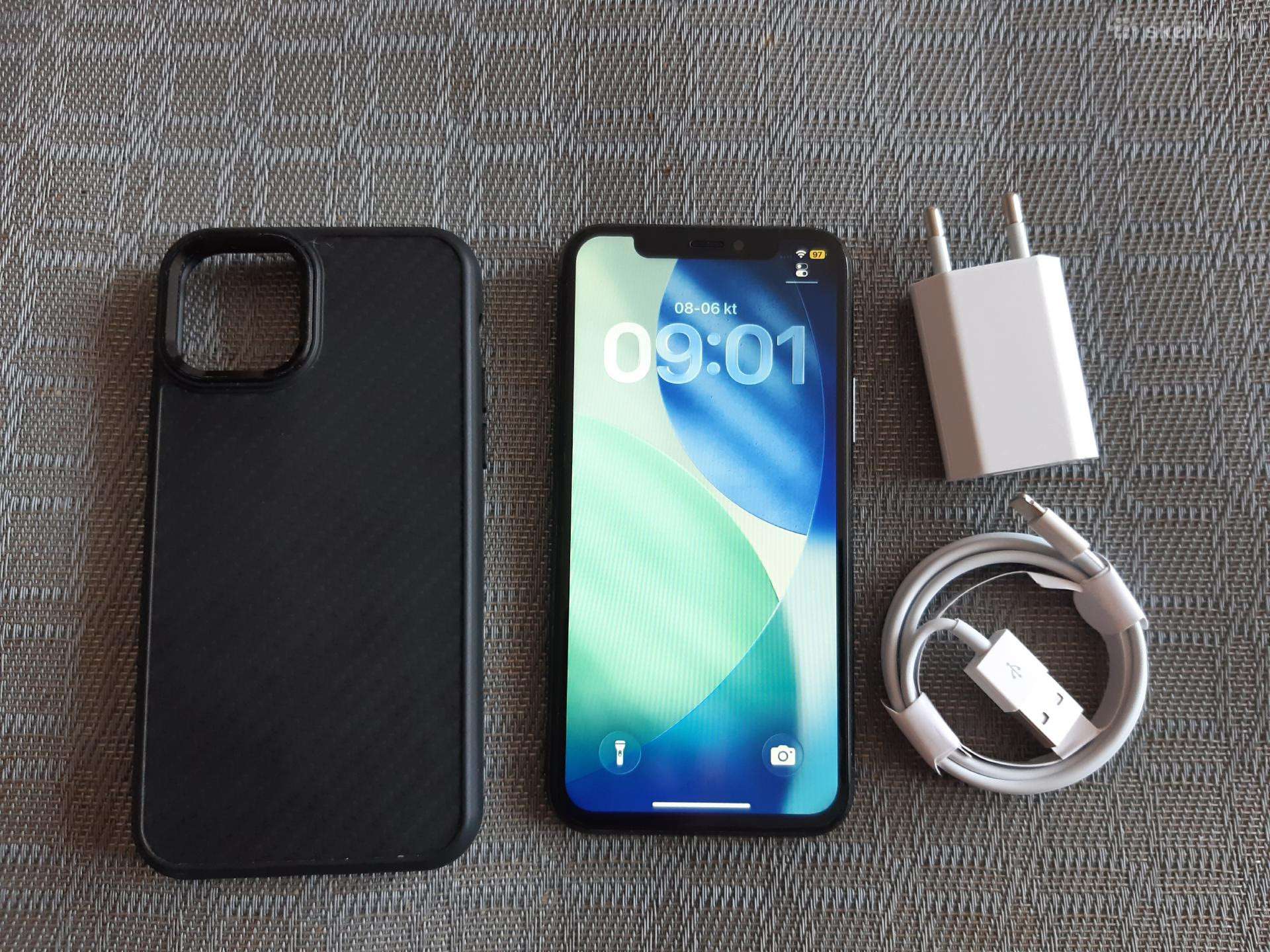 iPhone 11 pro 100% baterija