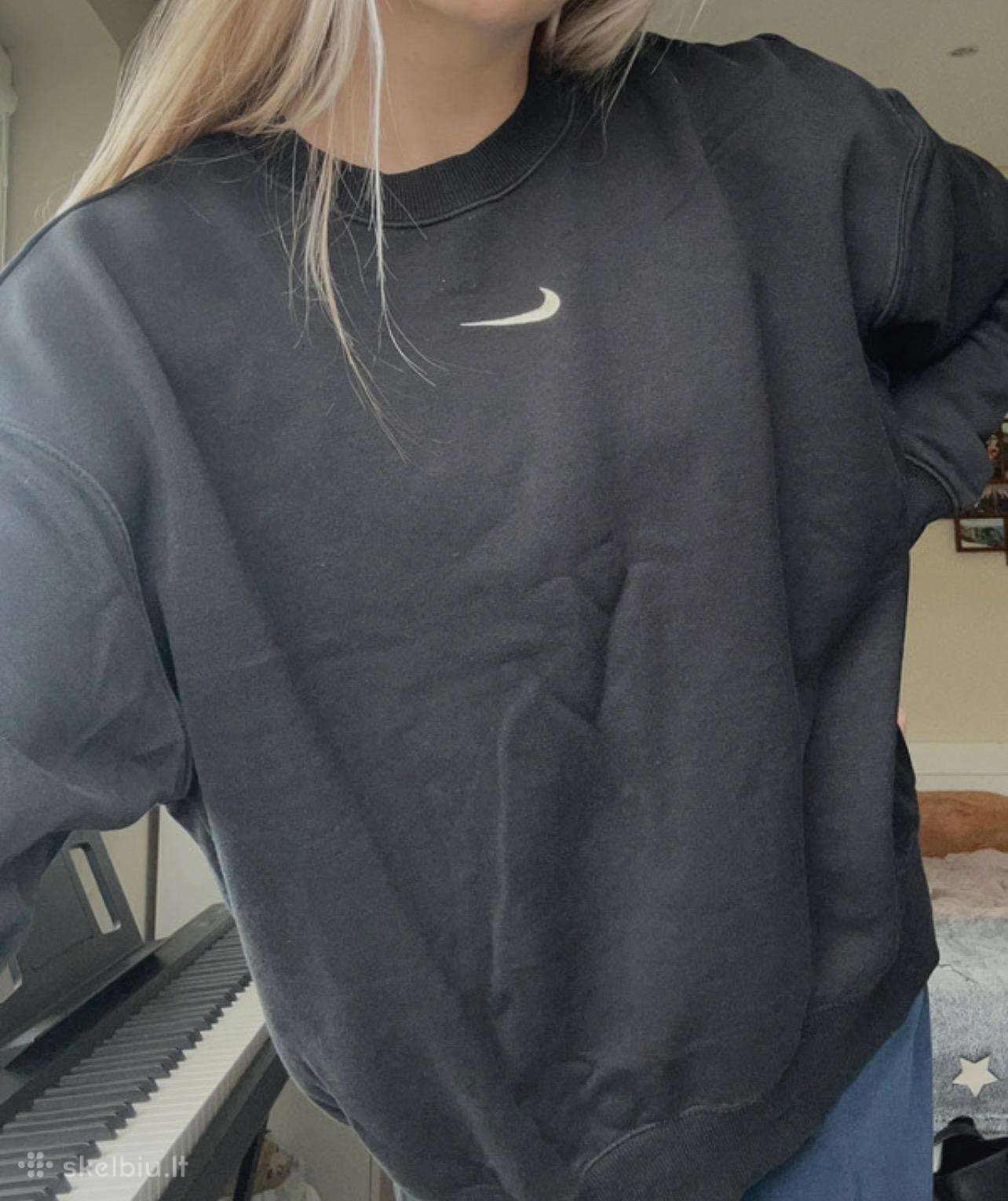 Juodas Nike džemperis