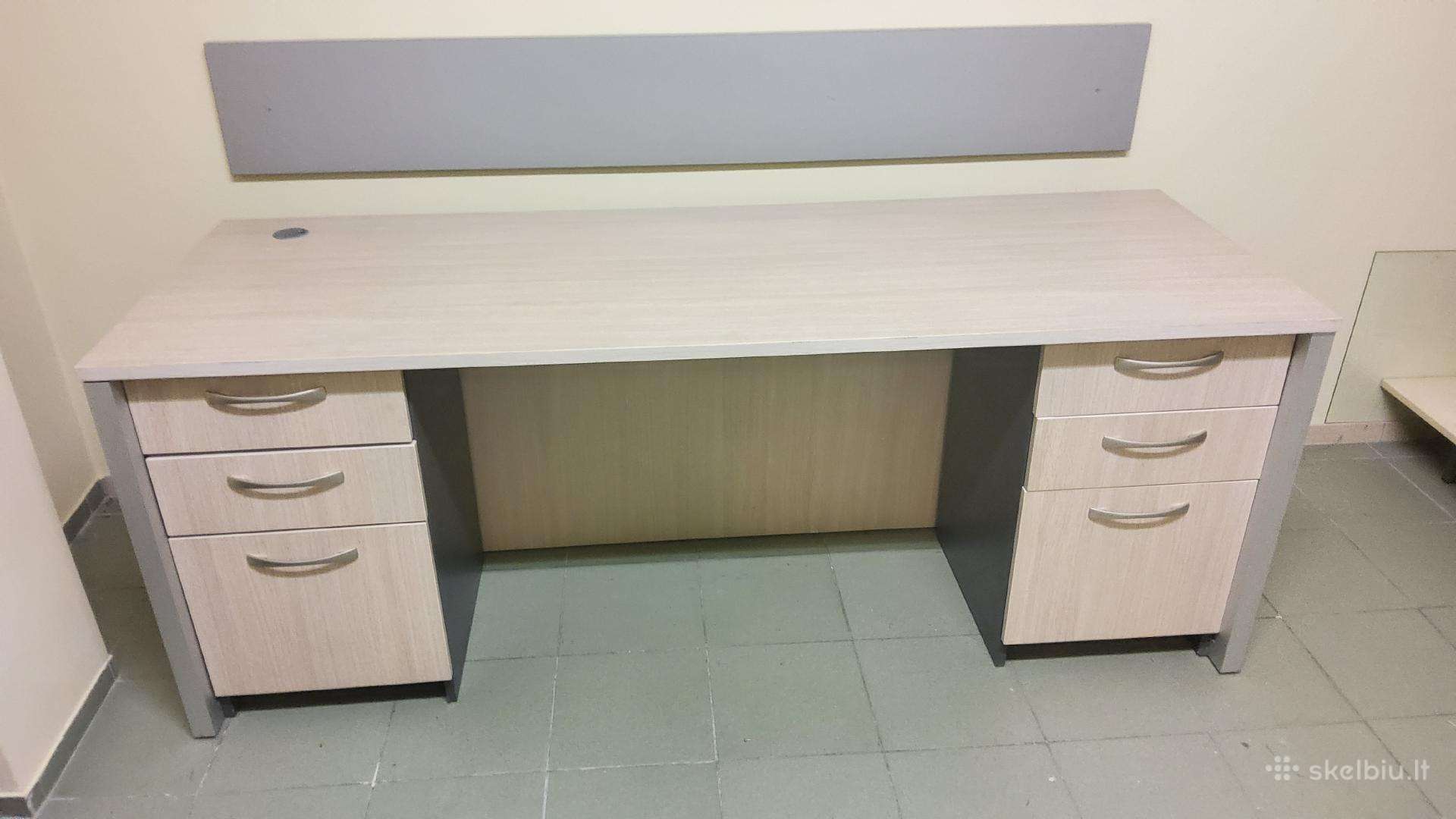 Rašomas stalas