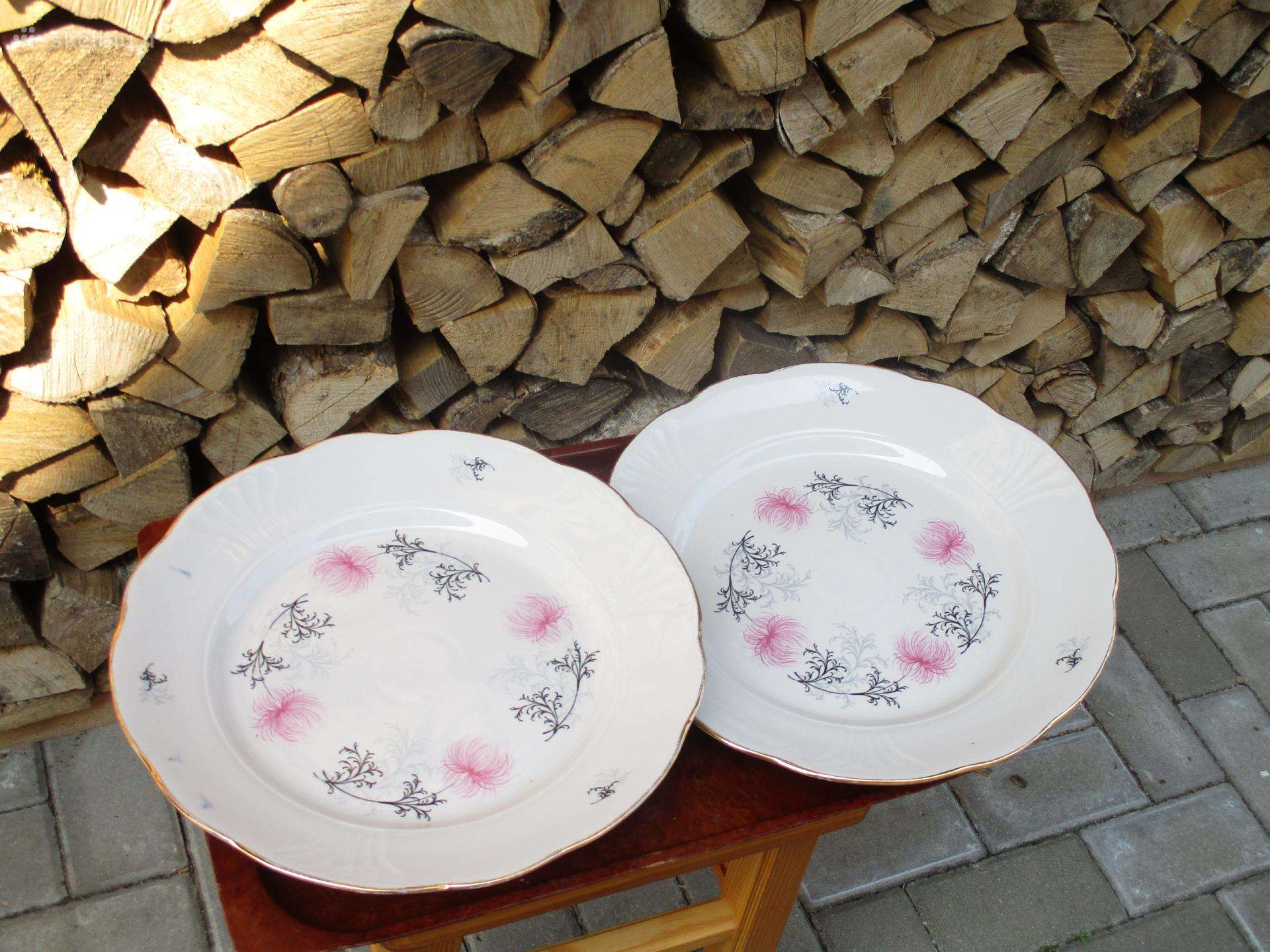 Dvi lėkštės 35cm.