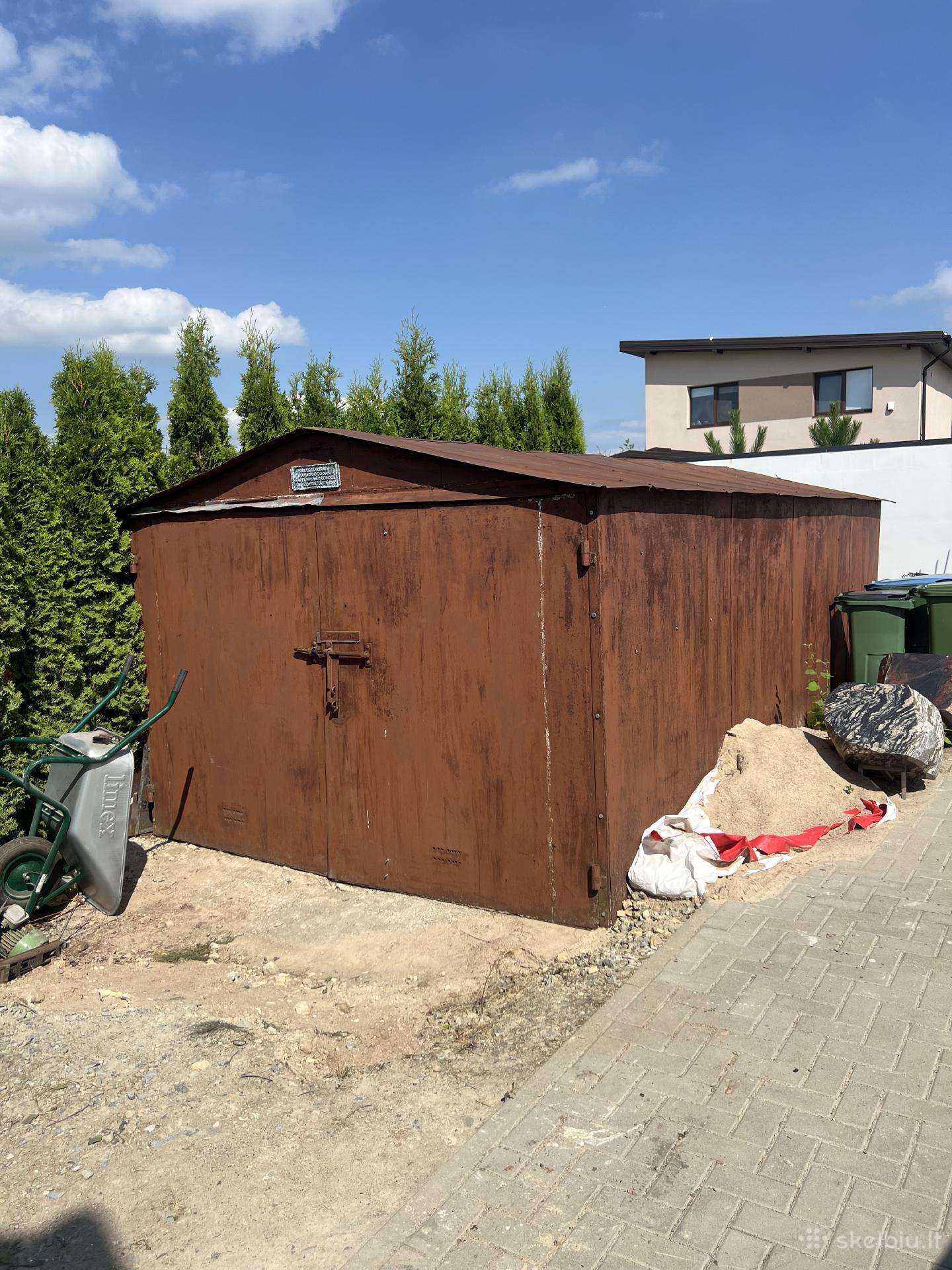 Metalinis garažas