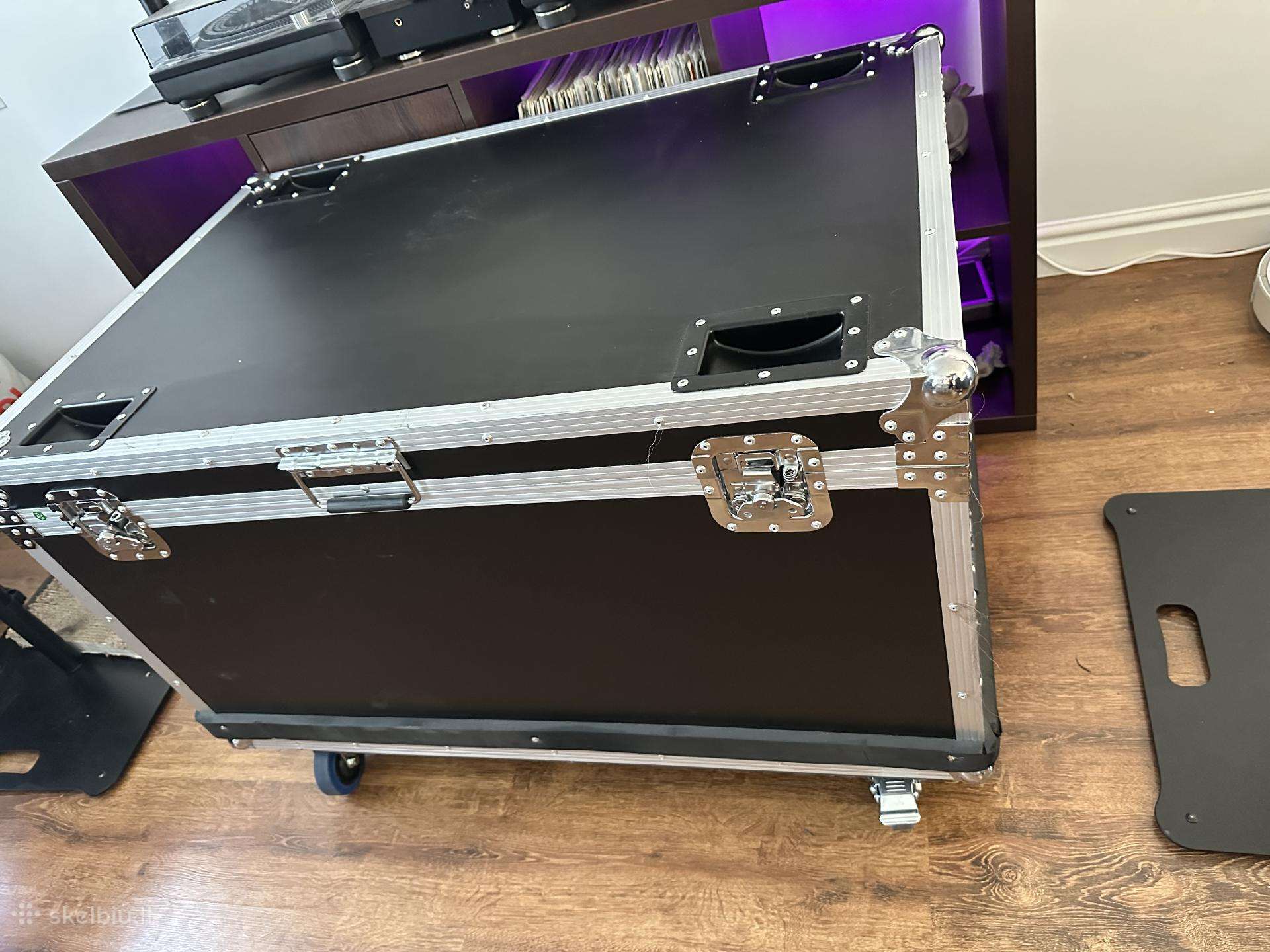 Parduodu didelį flight case