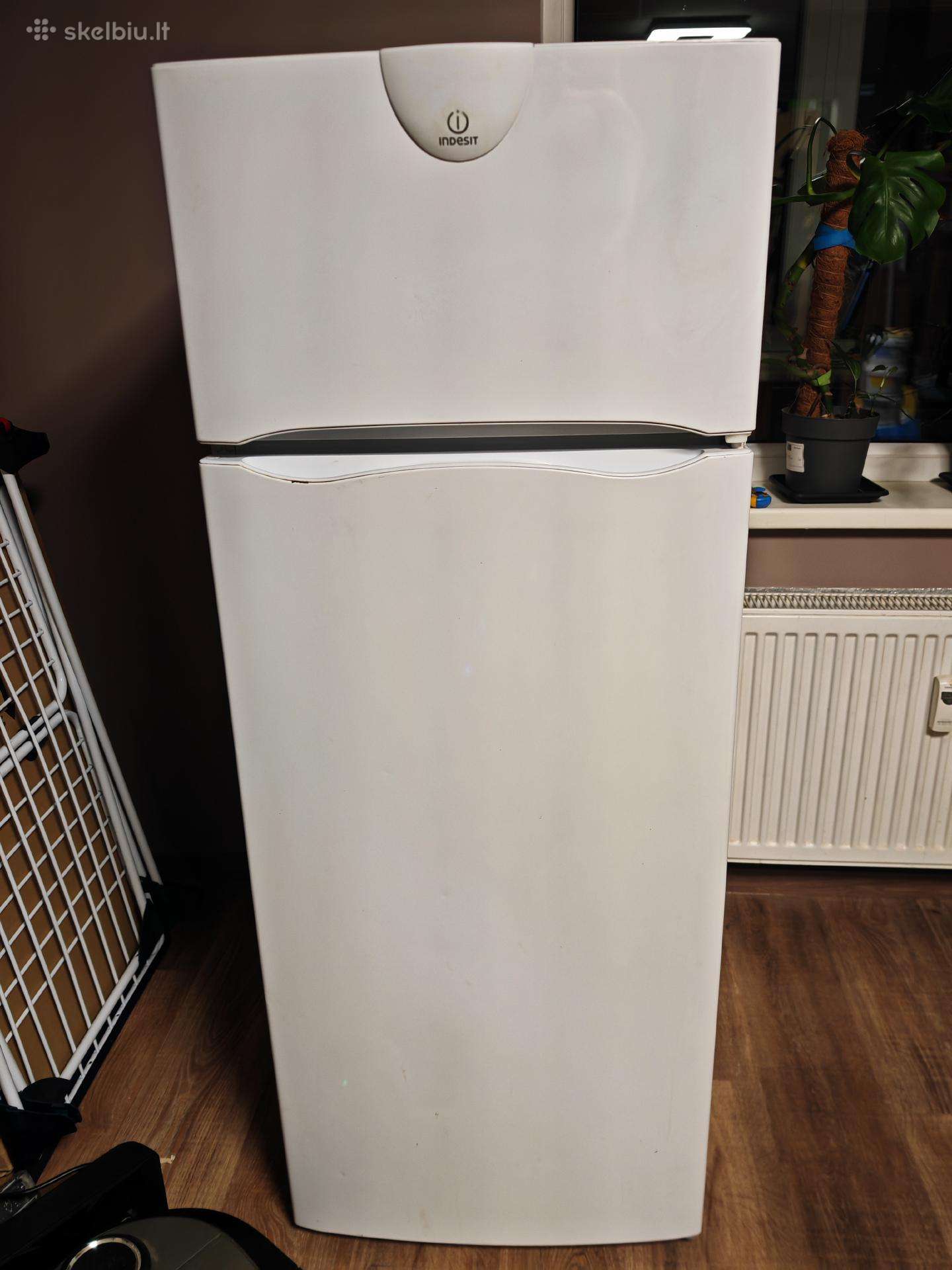 Mažagabaritis šaldytuvas Indesit