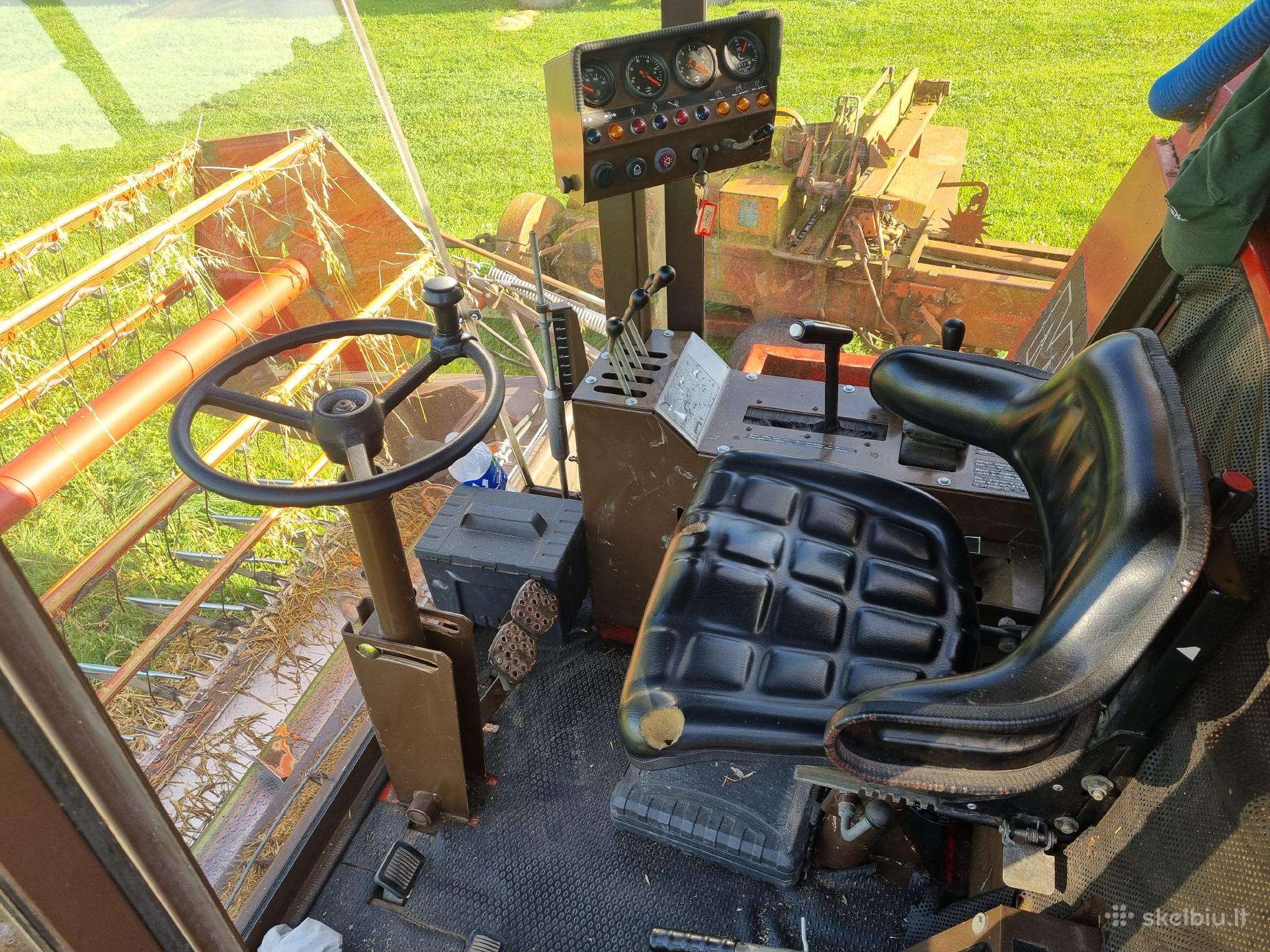Massey Ferguson 24, combine harvesters