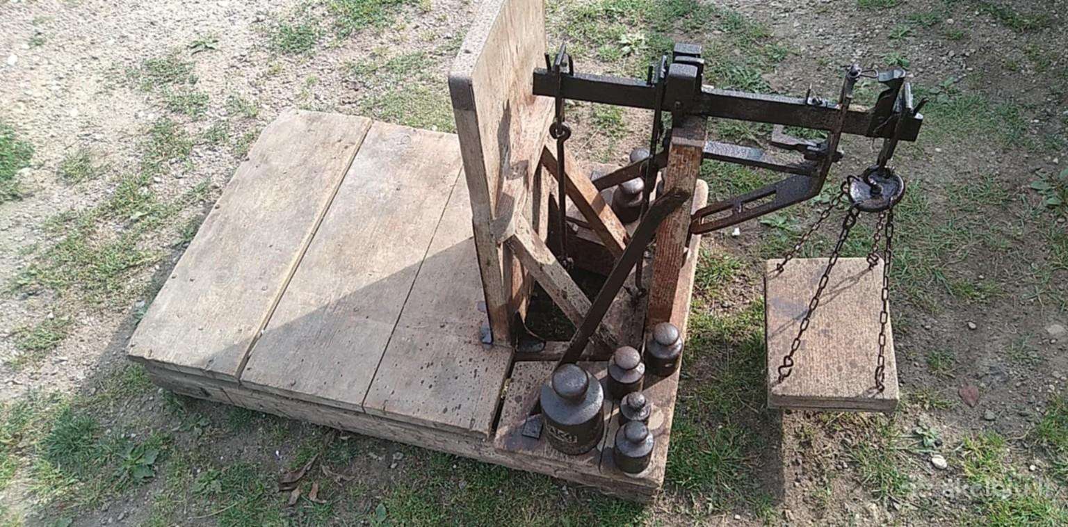 Antikvarinės mechaninės svarstyklės