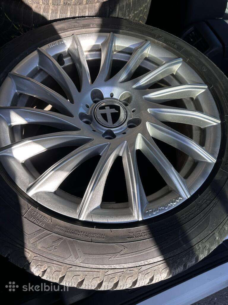 Ieškau žieminių padangų komplek 215/55 ar 60 R17