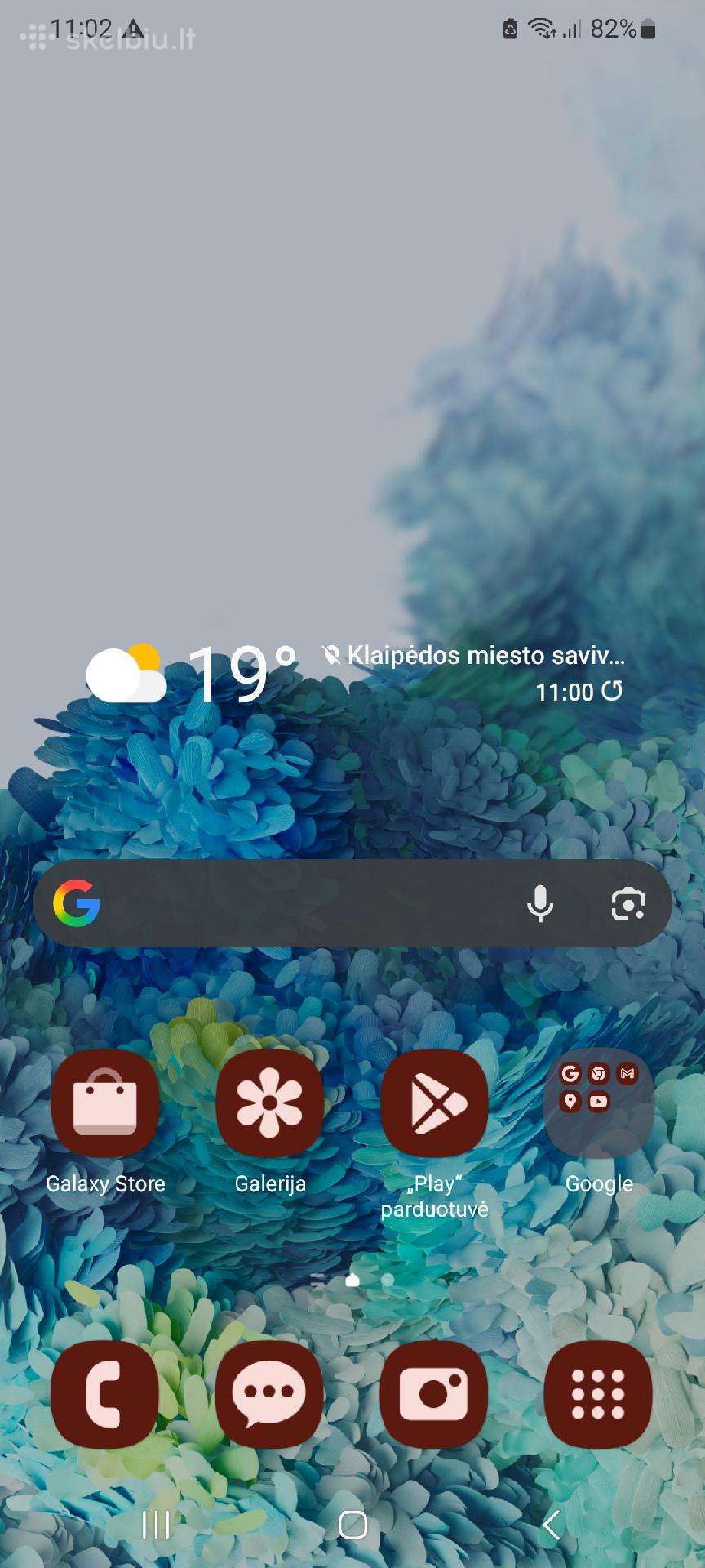 Parduodu telefona samsunga s20+ su ekrano defektu