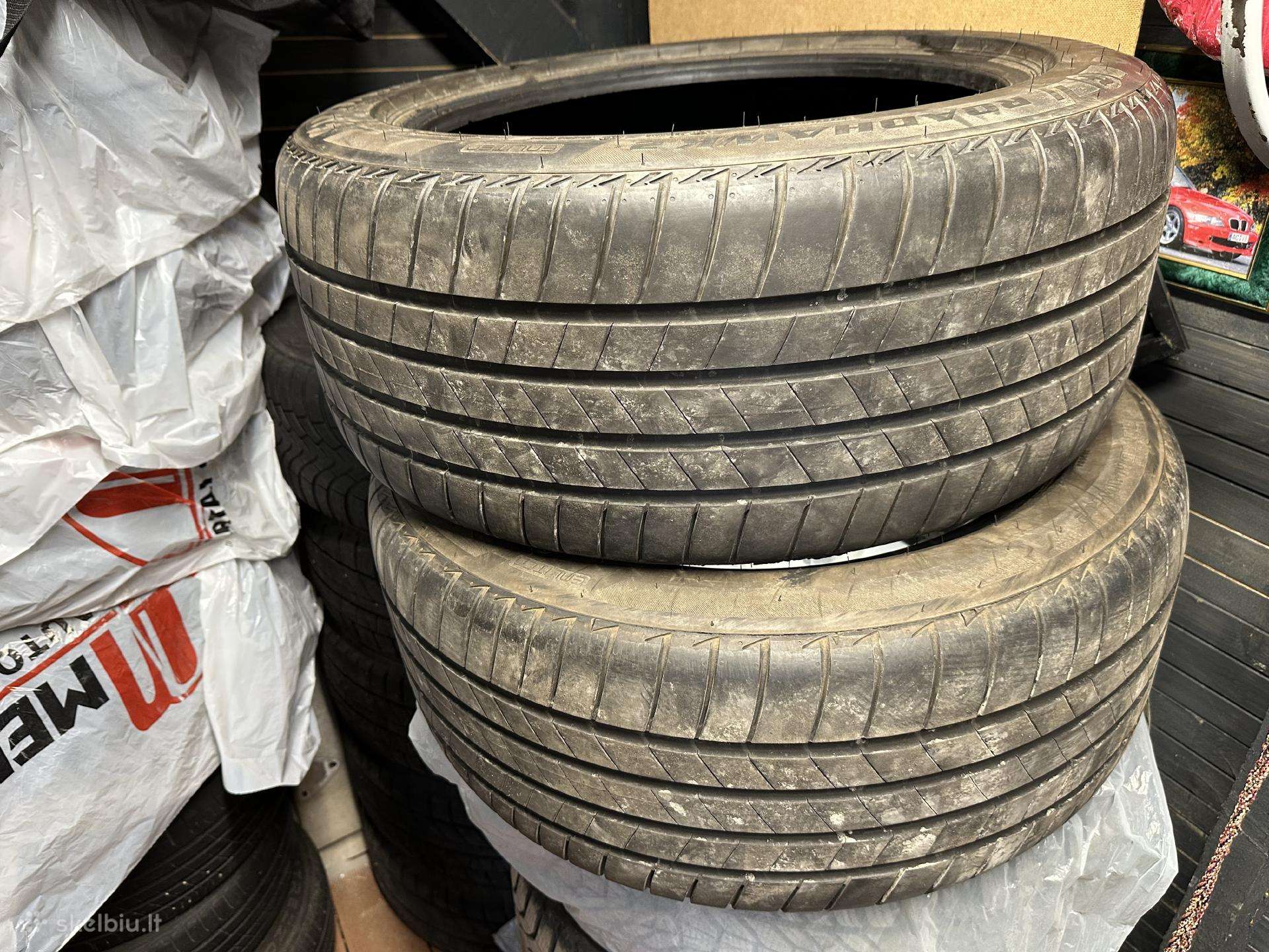 Parduodu dvi vasar padangas Firestone 275/45 R19