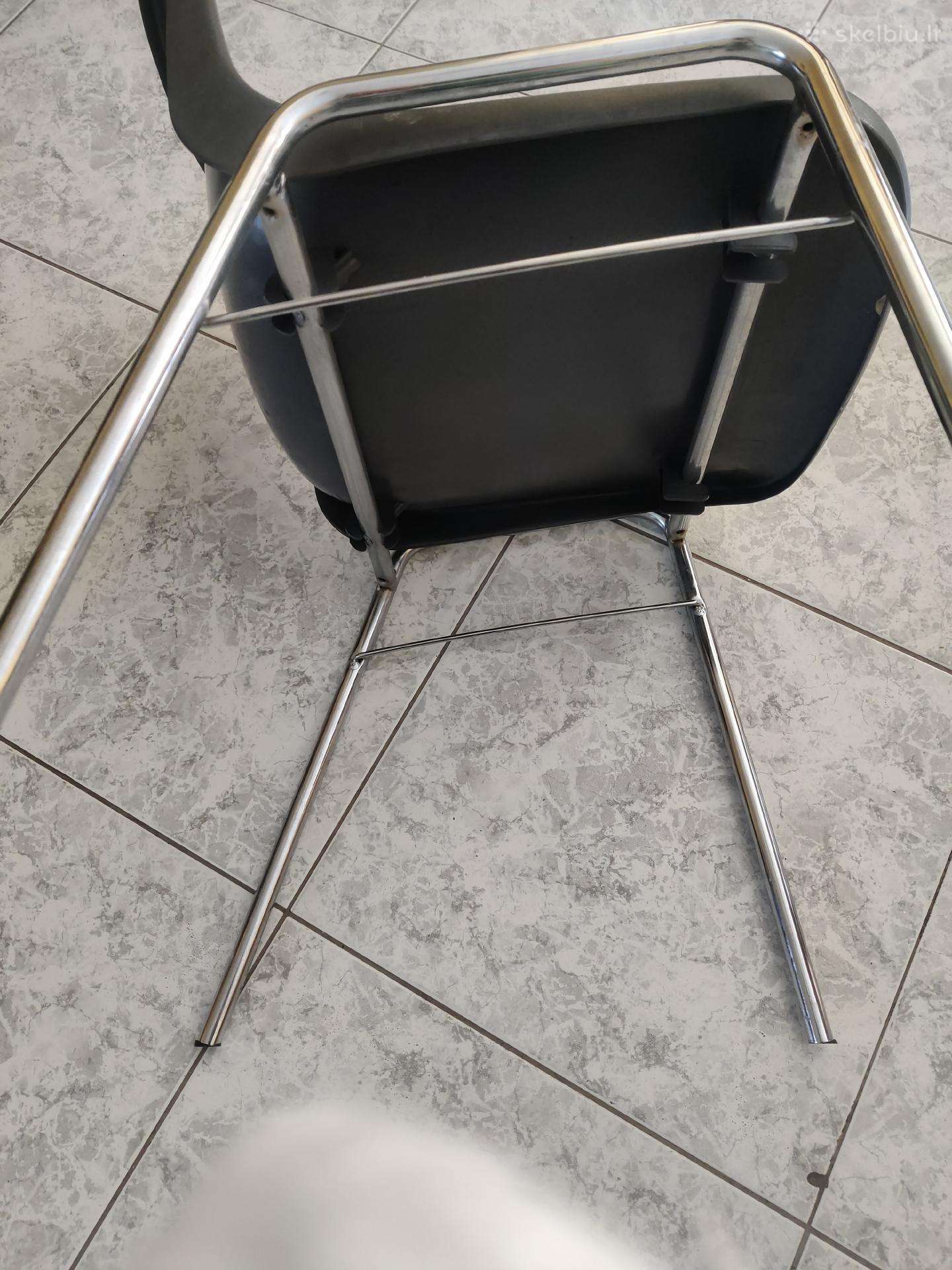 Parduodame plastikinės kėdes