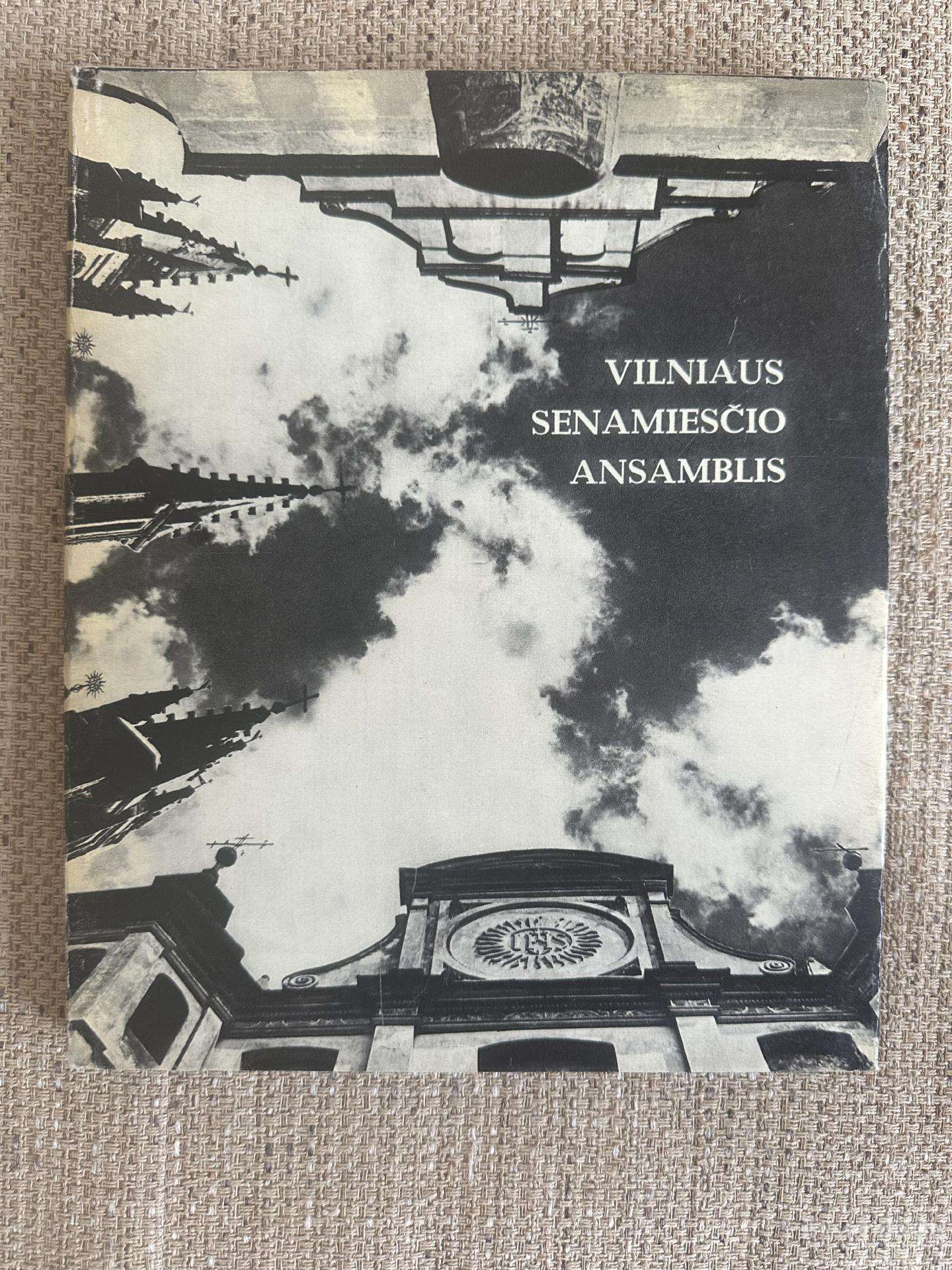 Knyga-fotoalbumas „Vilniaus senamiesčio ansamblis“