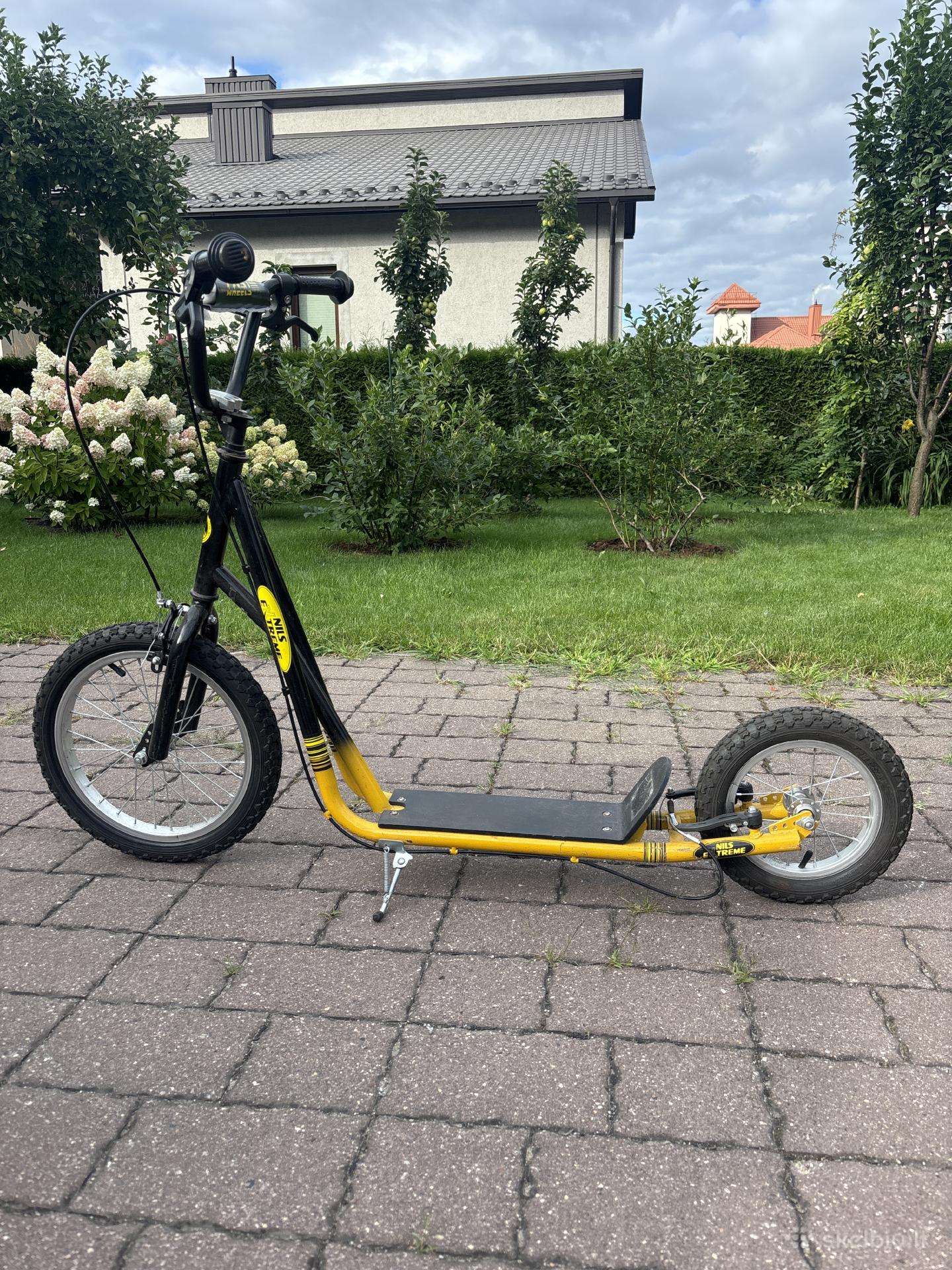 Nils Extreme paspirtukas