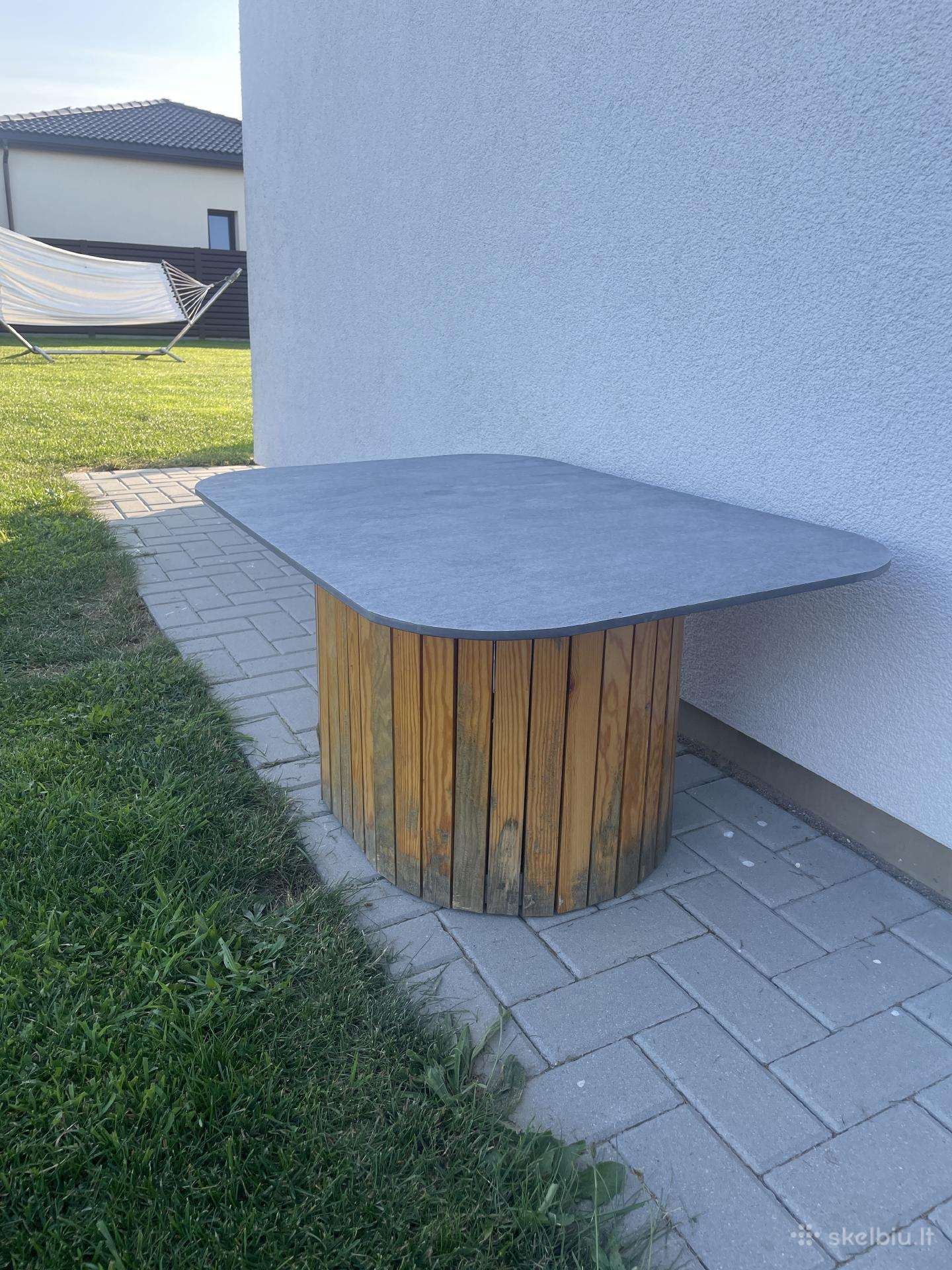 Dovanojamas staliukas