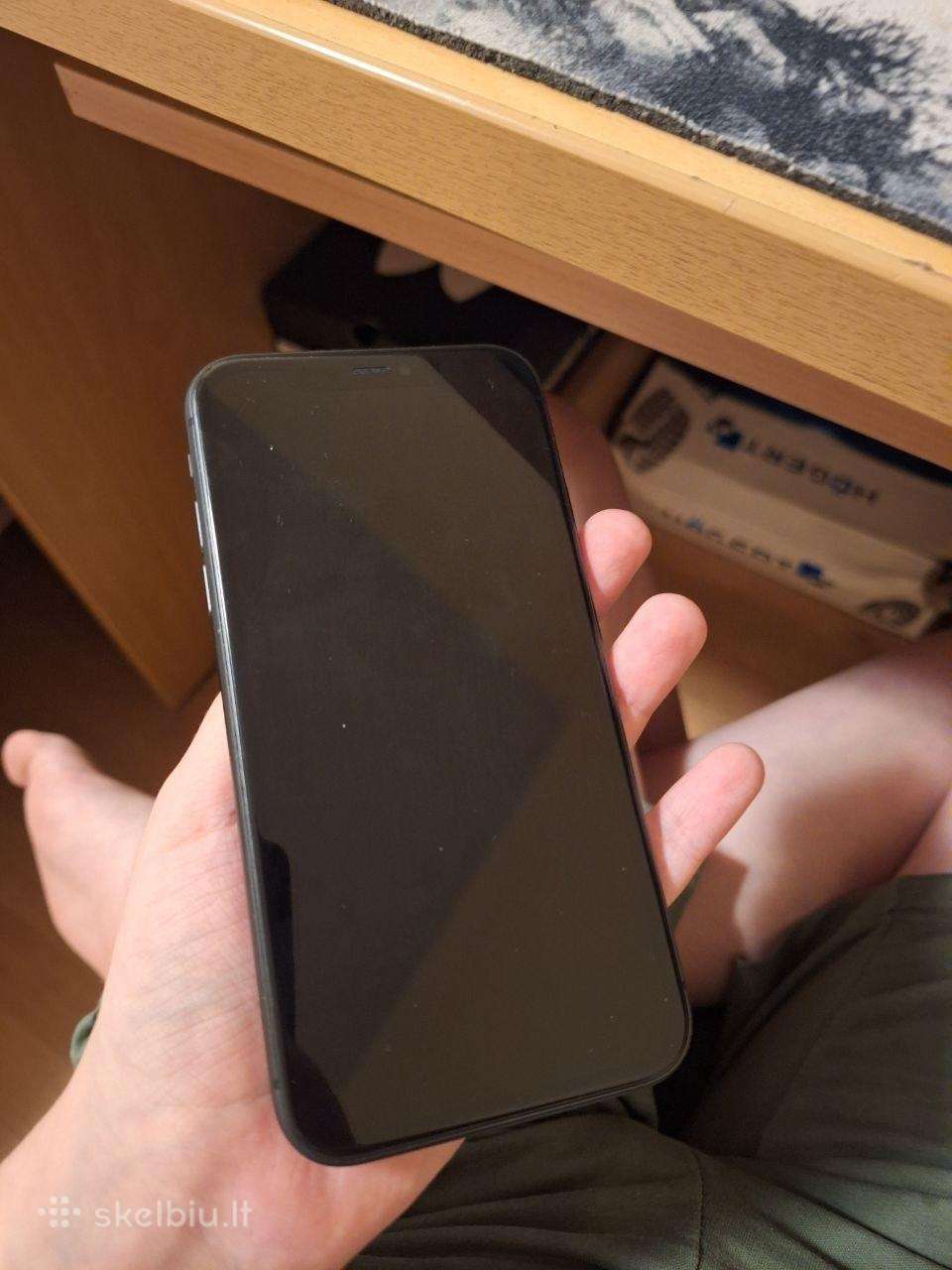 iPhone 11