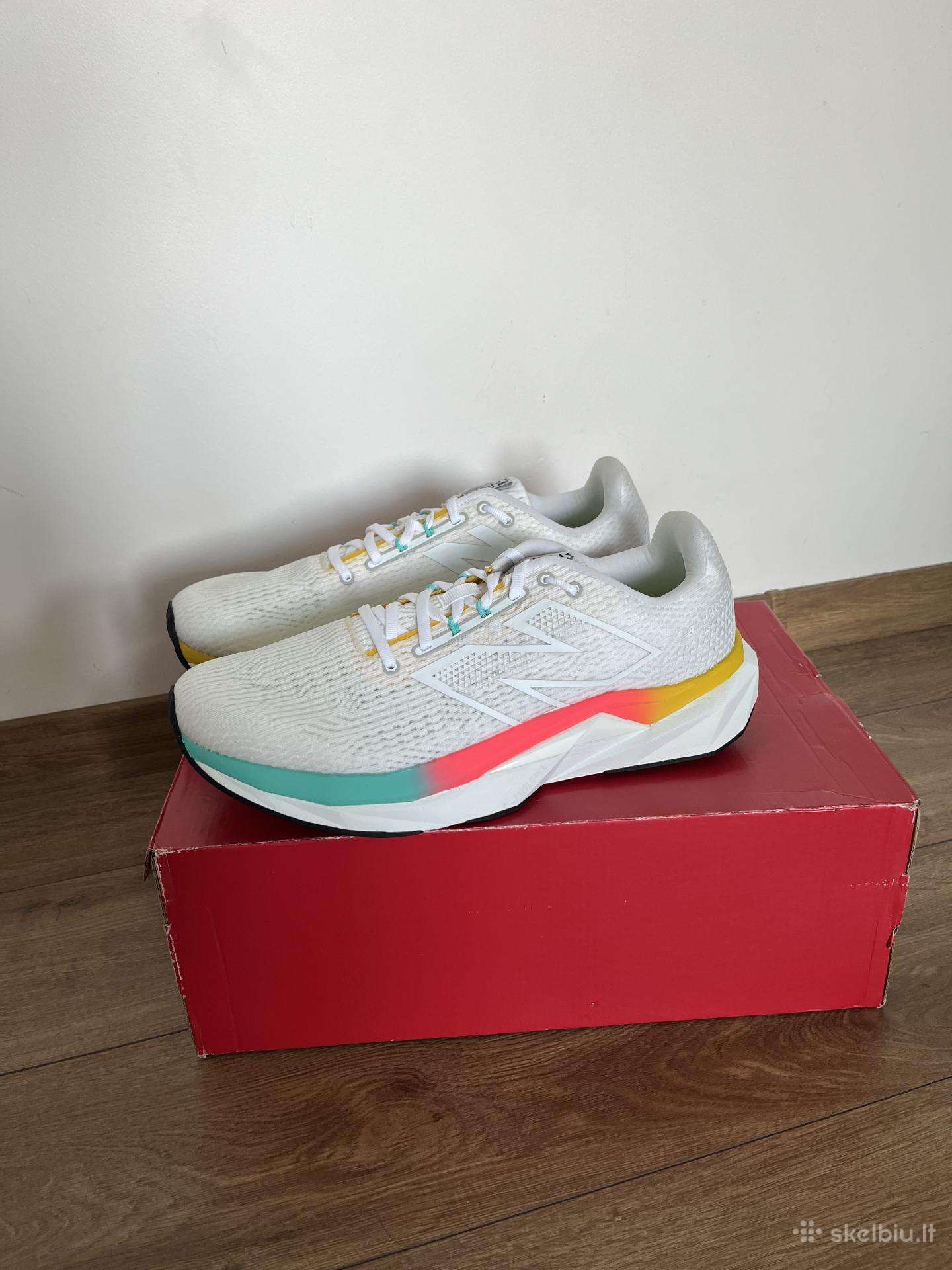 New Balance Fuelcell Propel V5