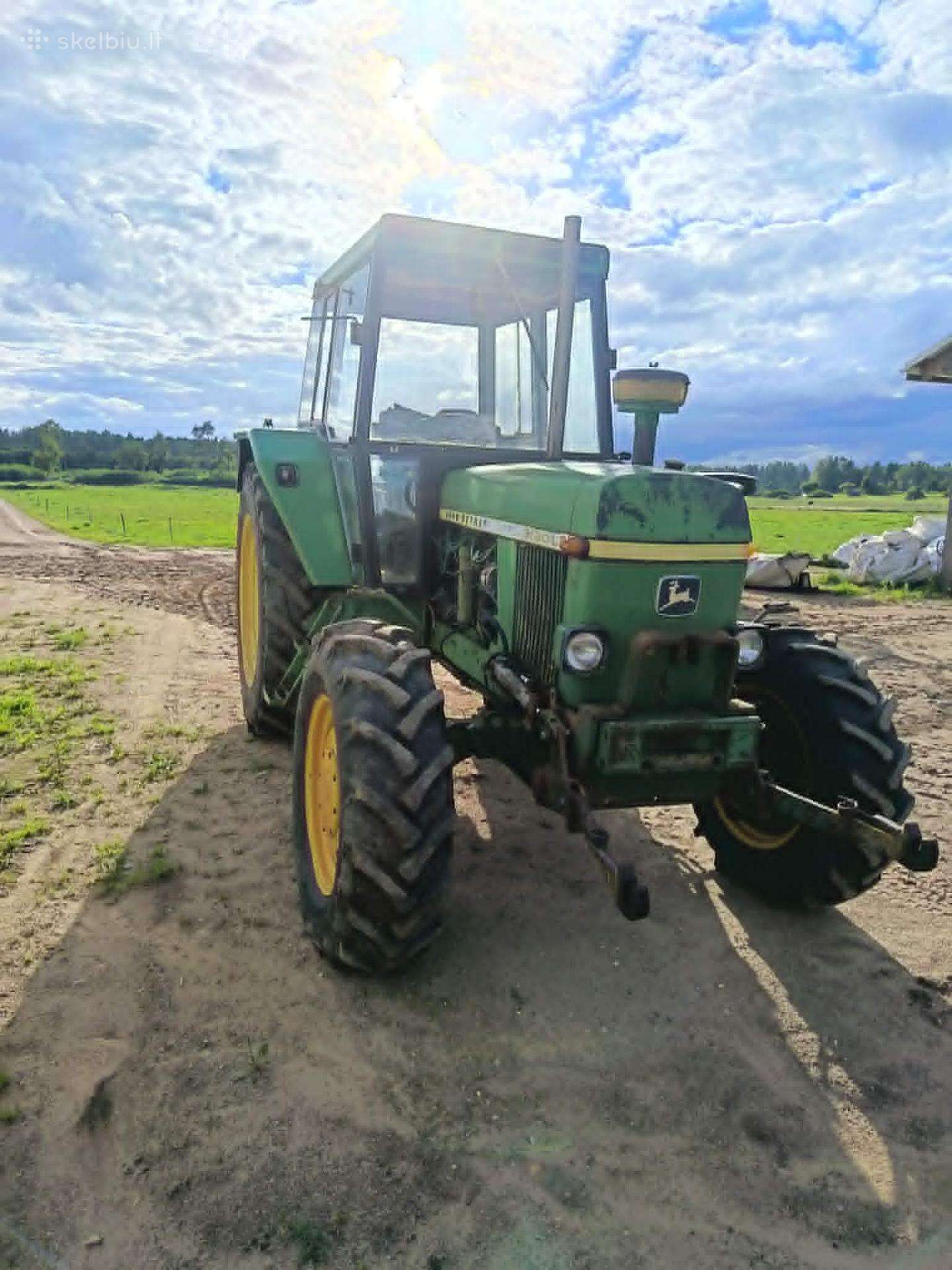 John Deere 3130