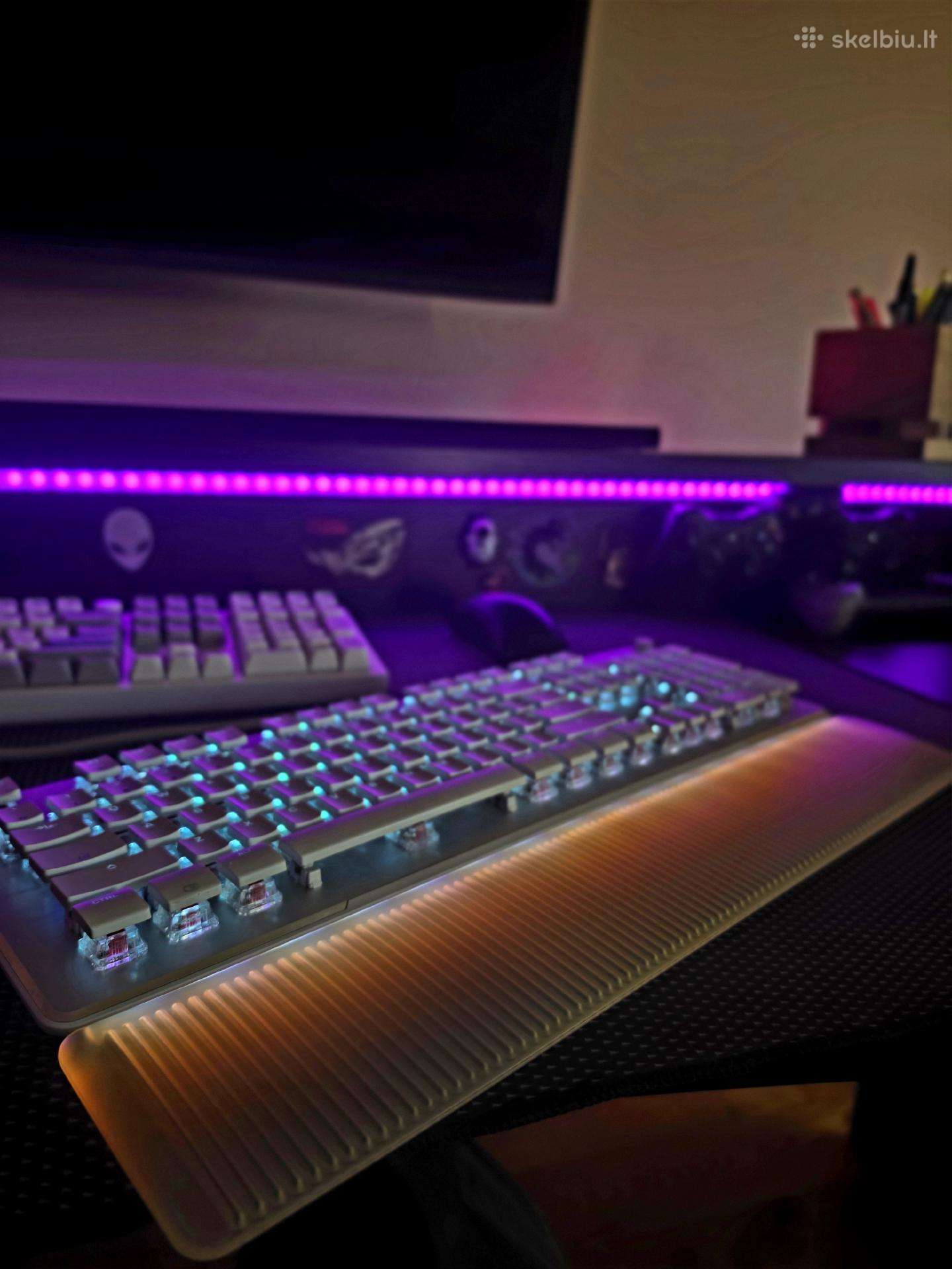 Roccat Vulcan 2 Max arctic white