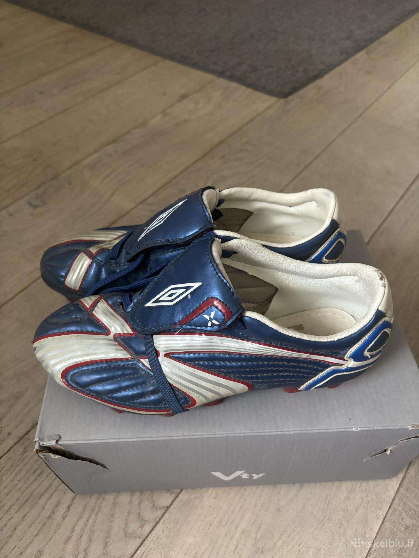Umbro Futbolo Bateliai 34dydis