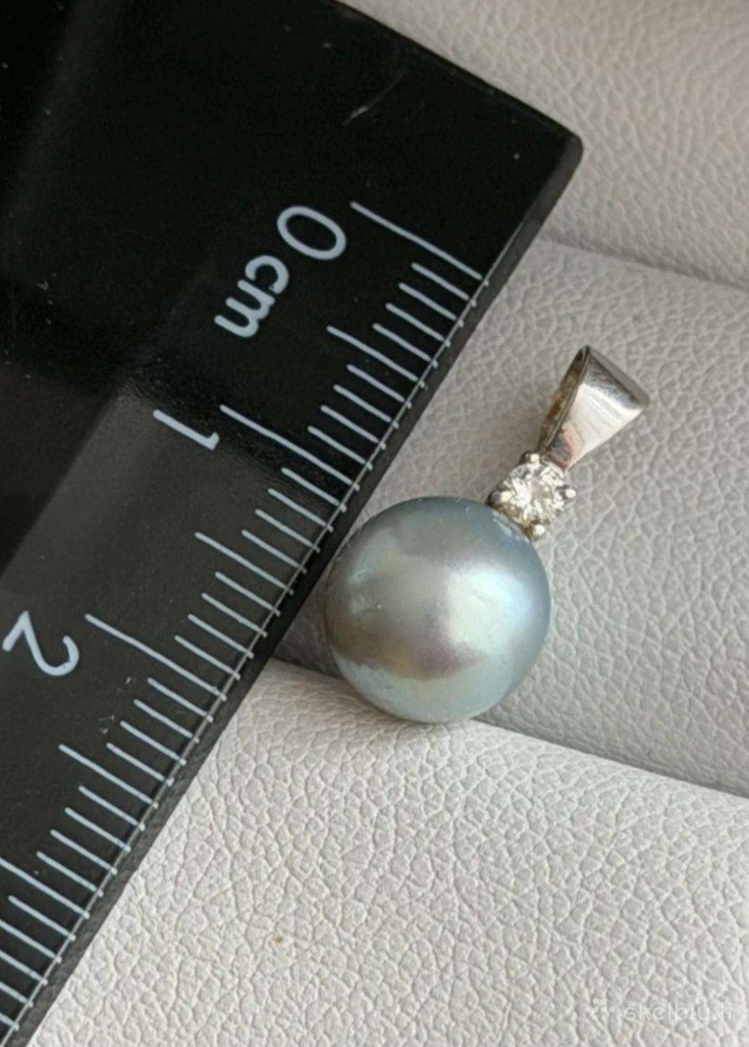 Balto aukso 750 pakabukas briliantas perlas