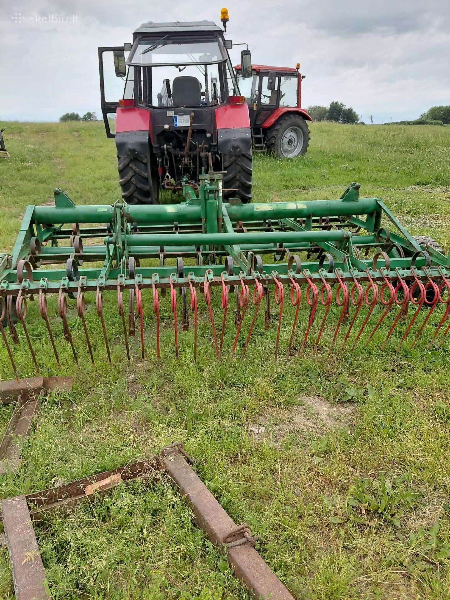 Įvairi kita žemės ūkio technika ir padargai