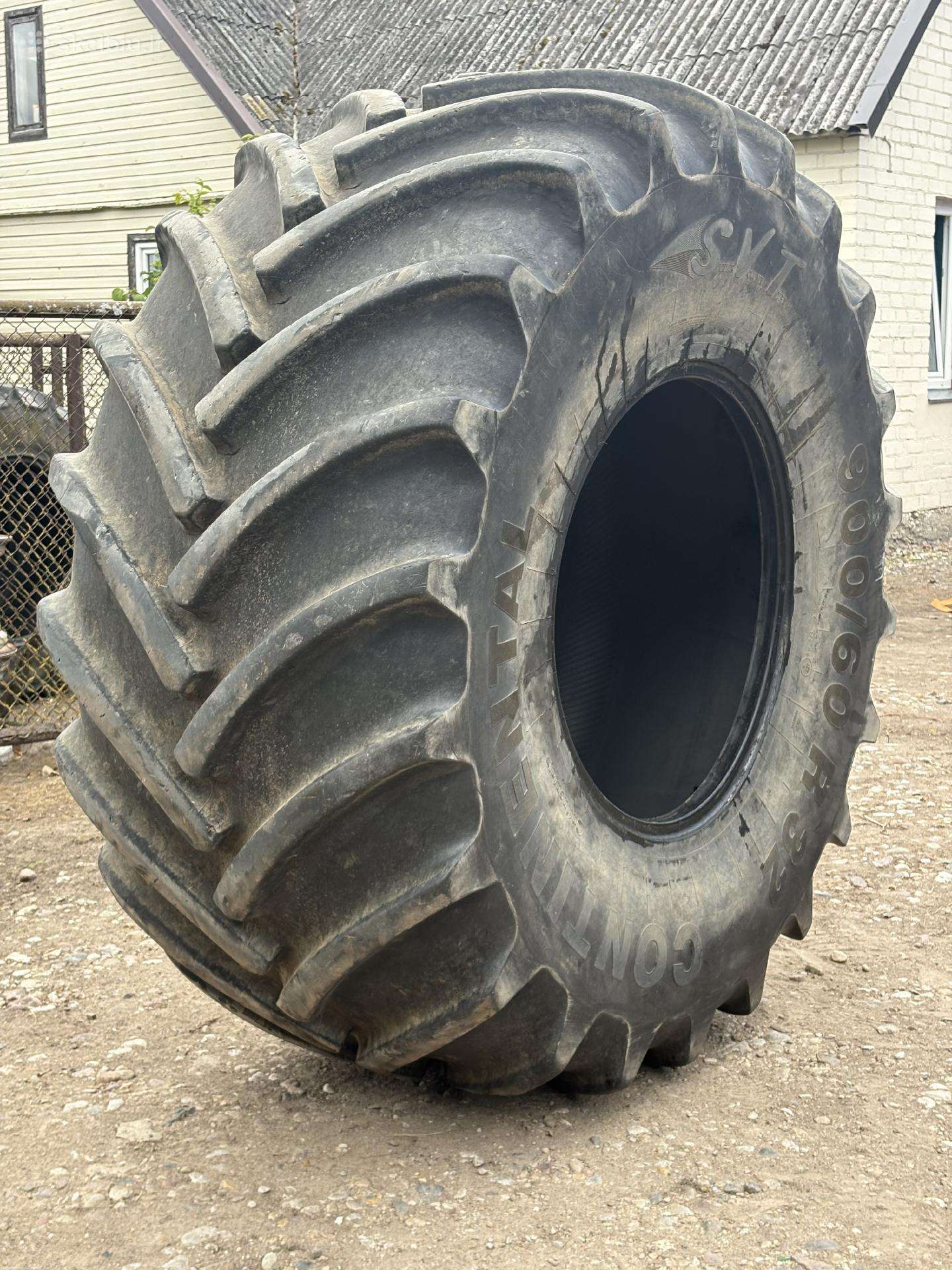 900/60r32 Continental Svt padanga
