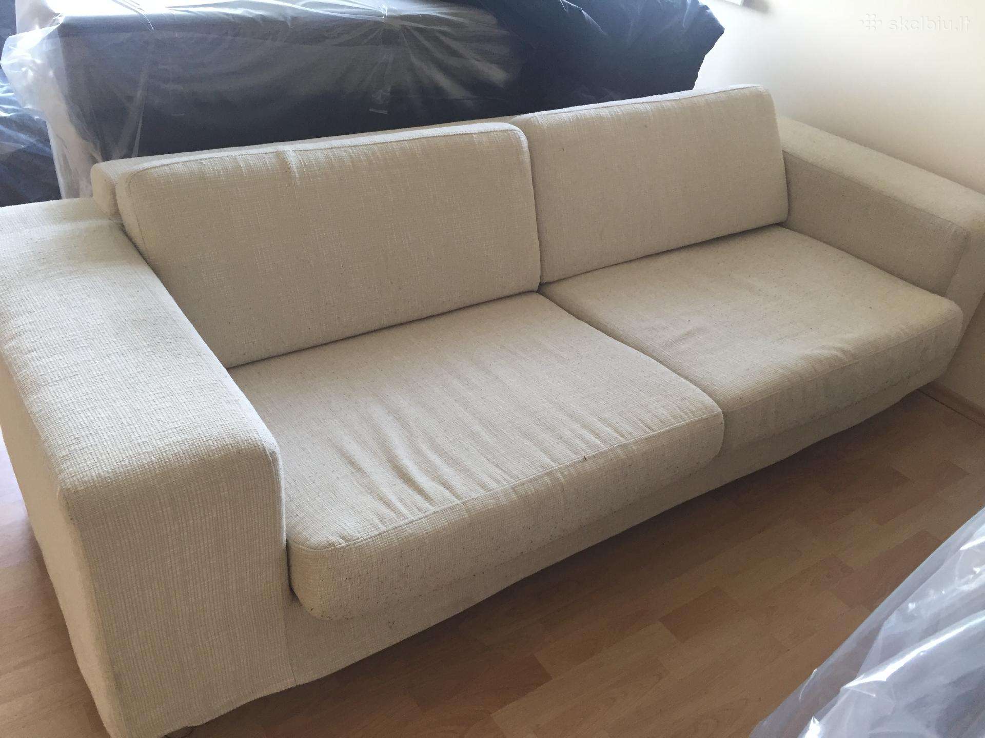 Sviesi sofa minimalistine