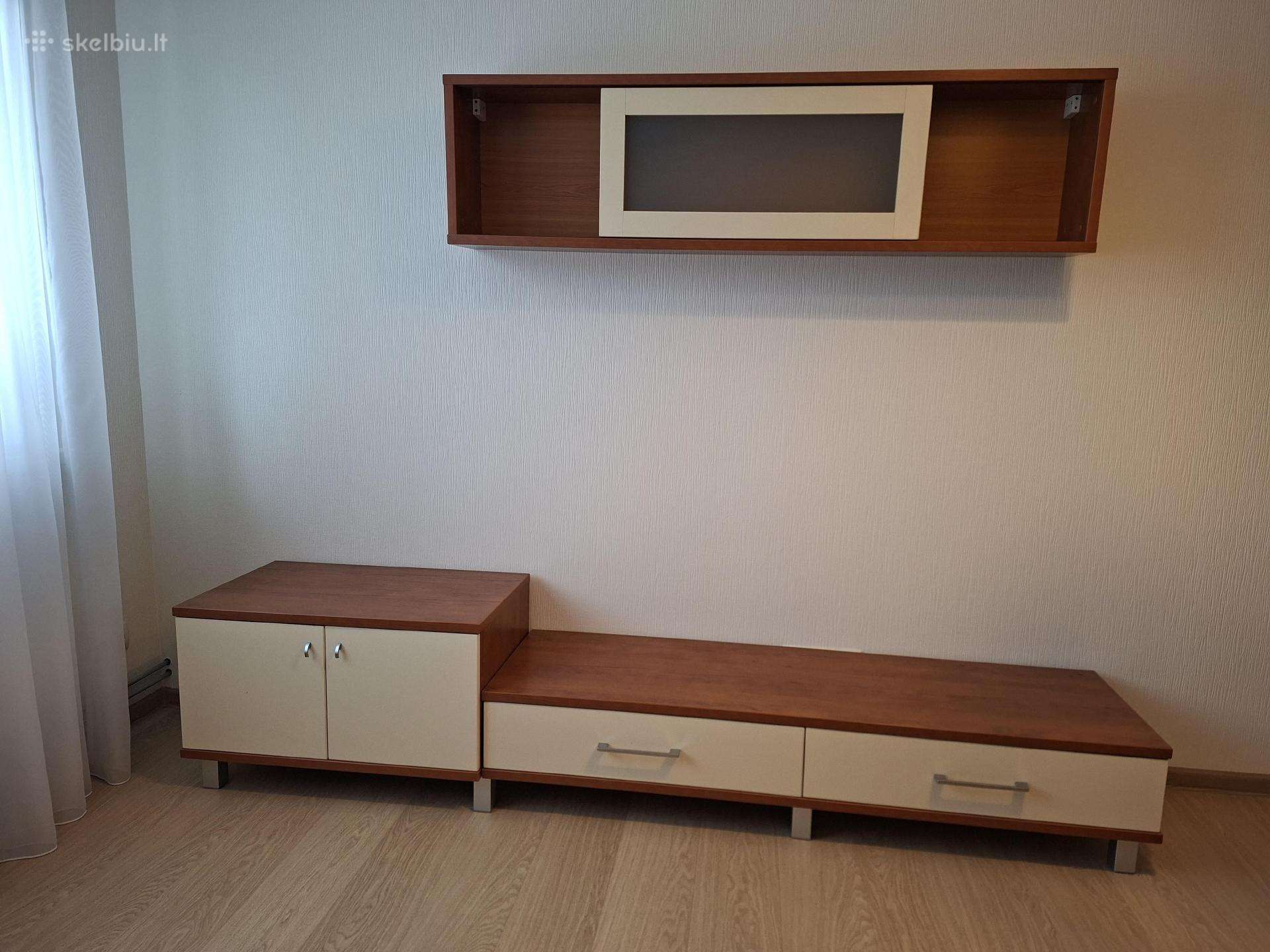 Svetainės komplektas, TV spintelė