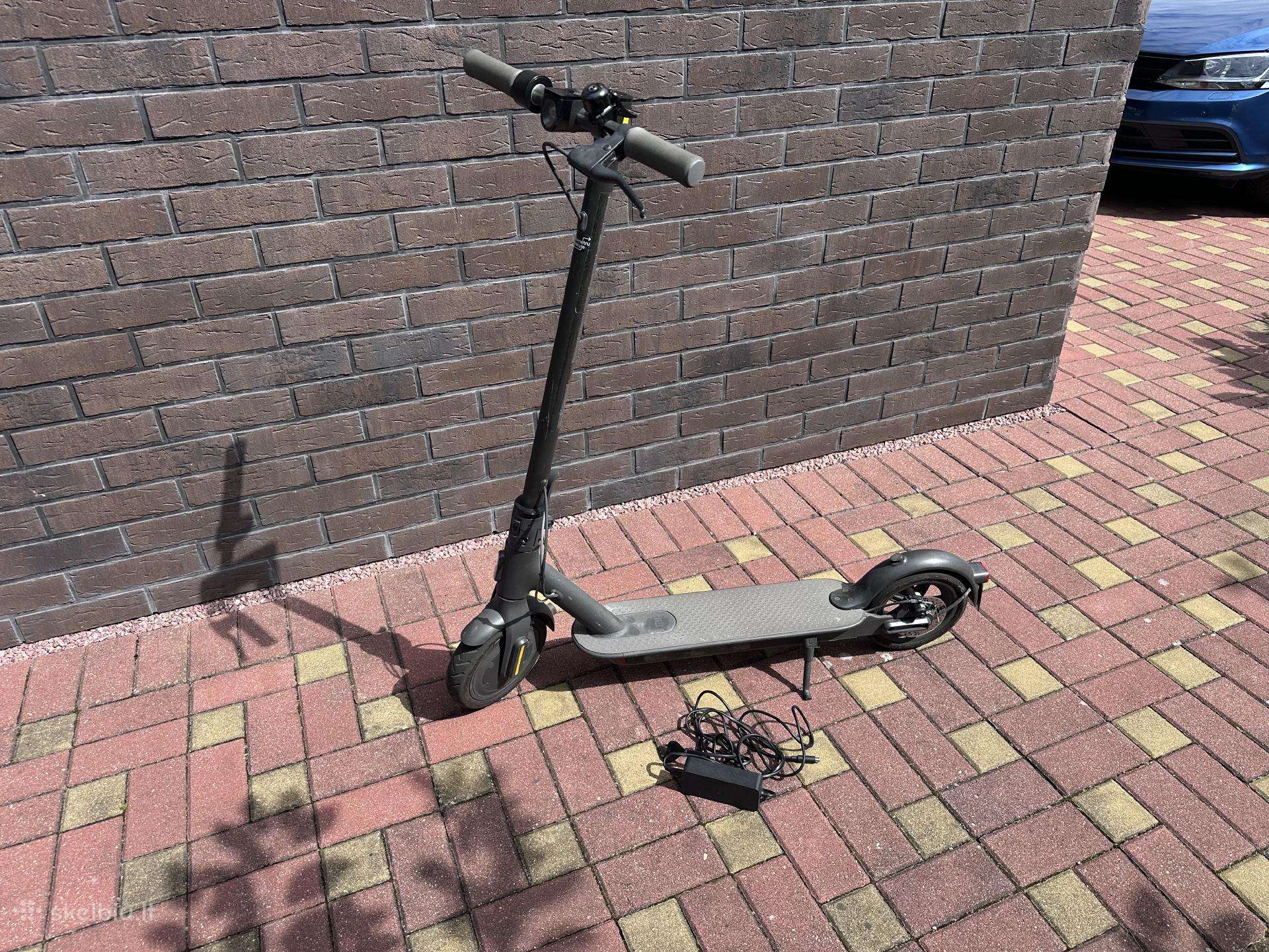 Mi Electric Scooter Essential
