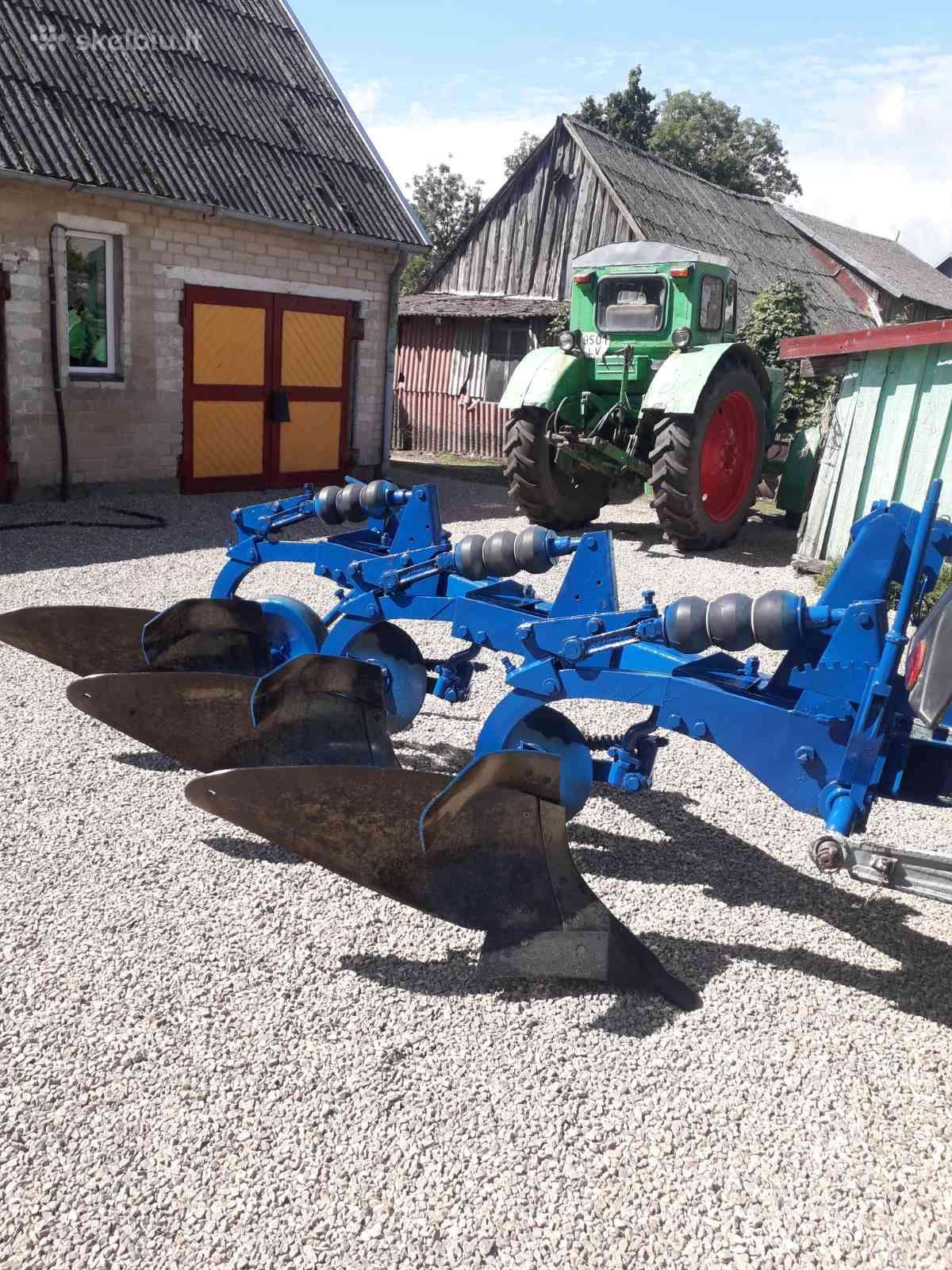 Parduodamas 3 korpusų plūgas Overum