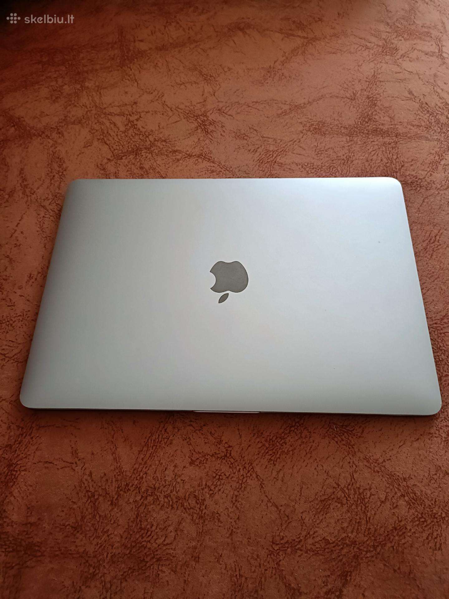 MacBook pro 13 touch bar