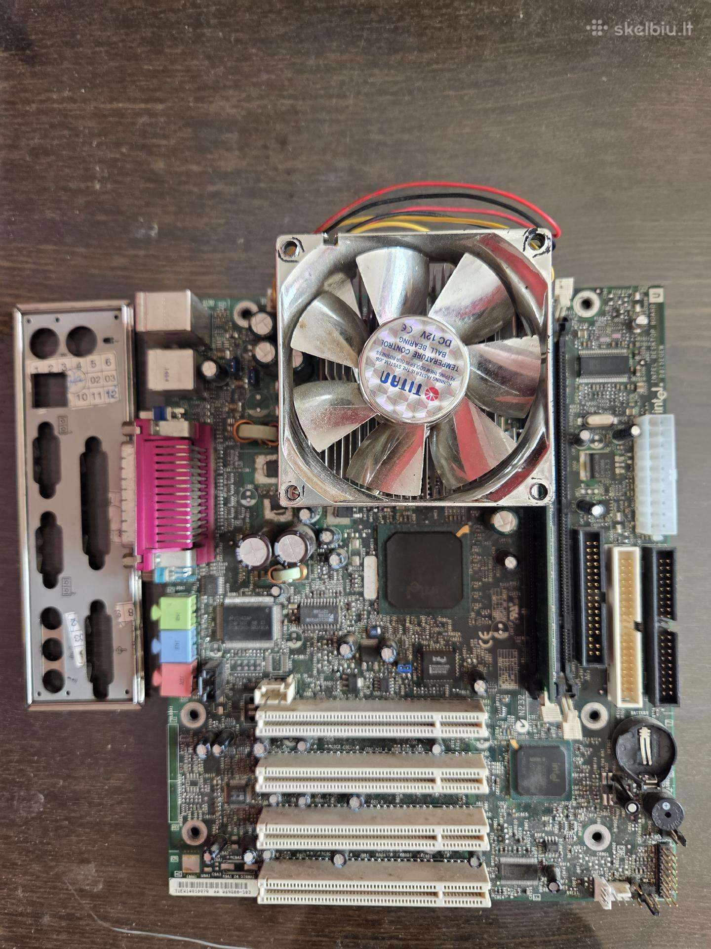 Intel D815egew + Celeron 950mhz