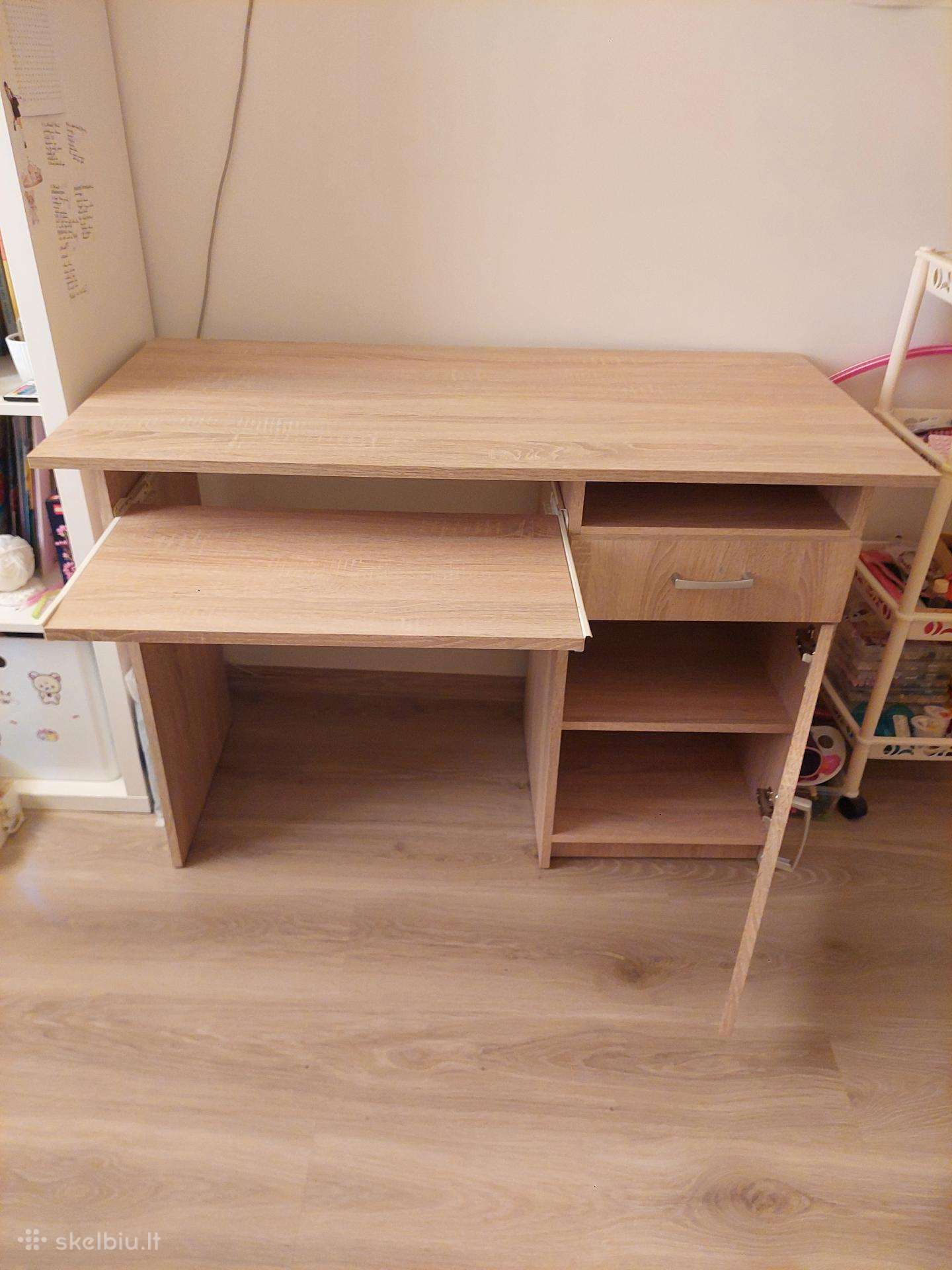 Rašomas stalas