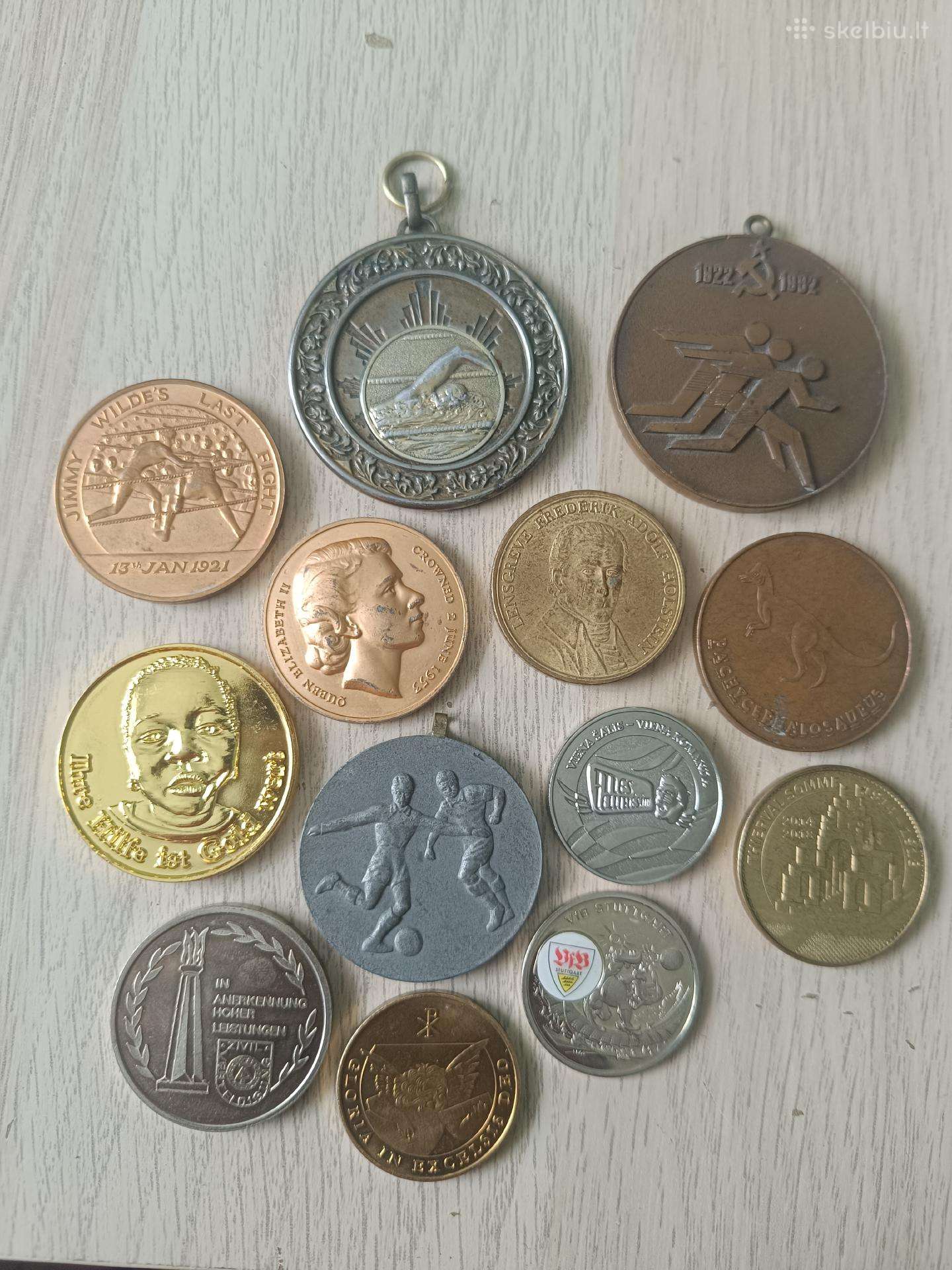 Įvairūs medaliai ir žetonai