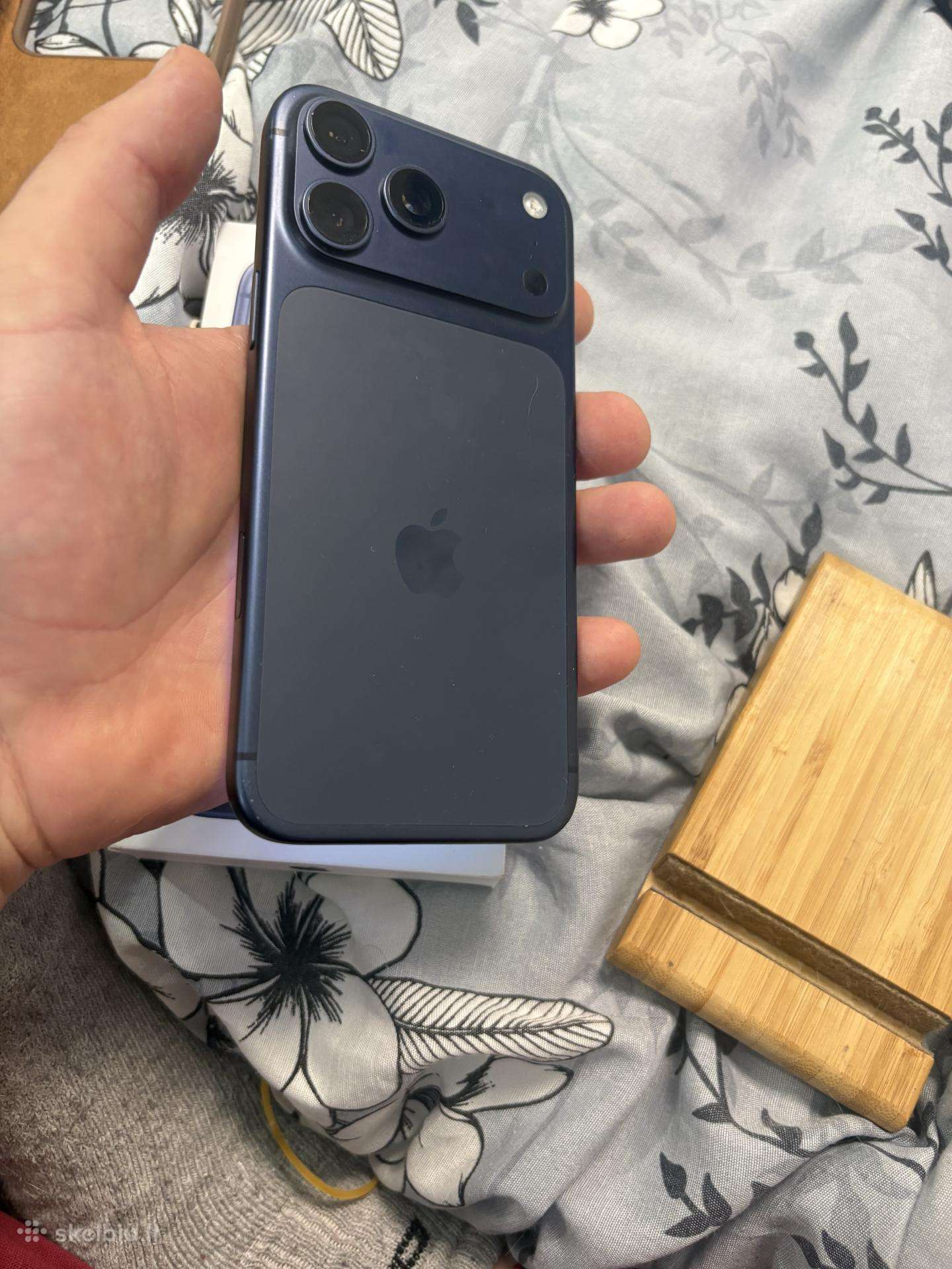 iPhone 17 pro max