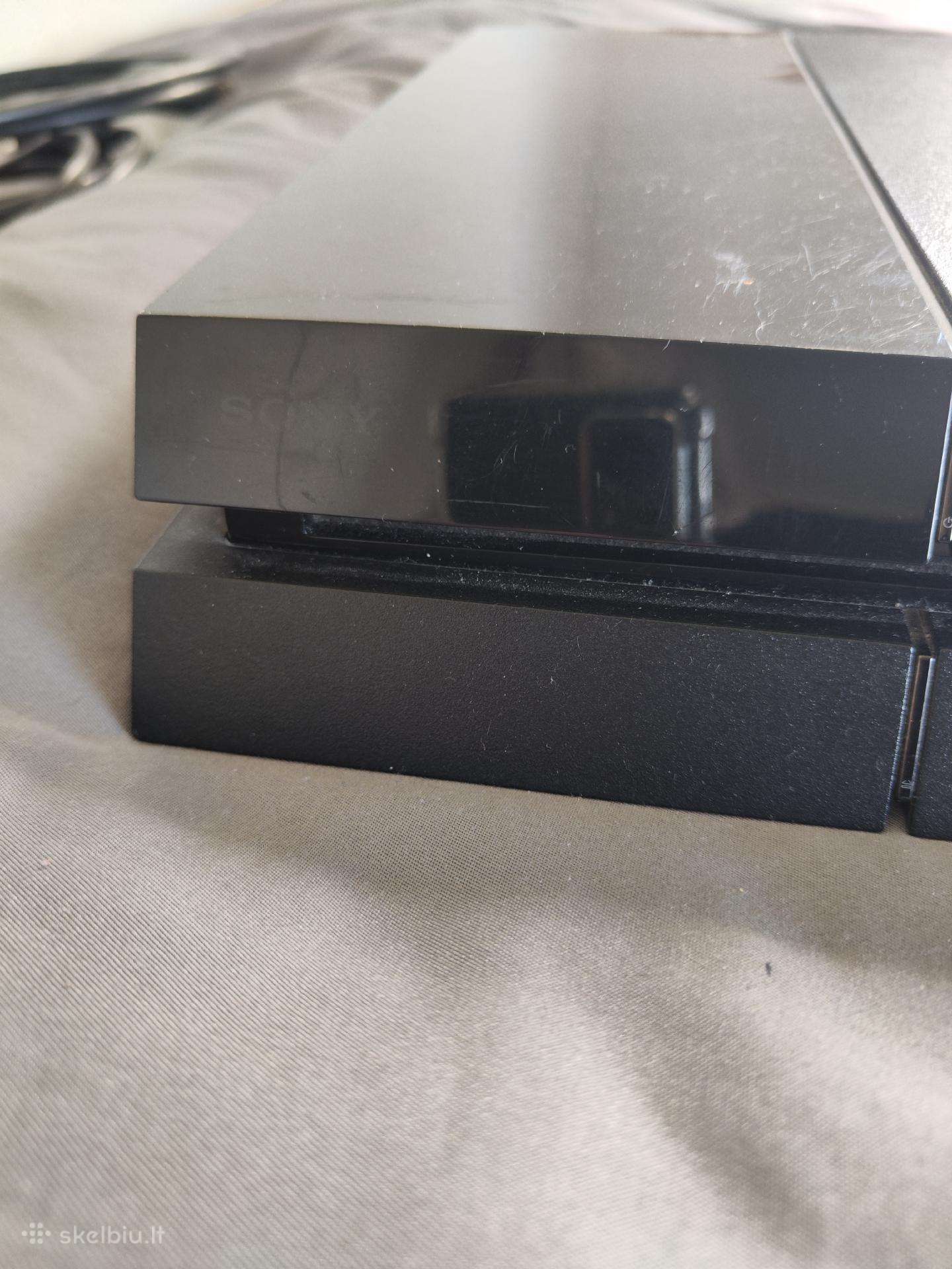 Paduodu playstation 4.1 terabaitas