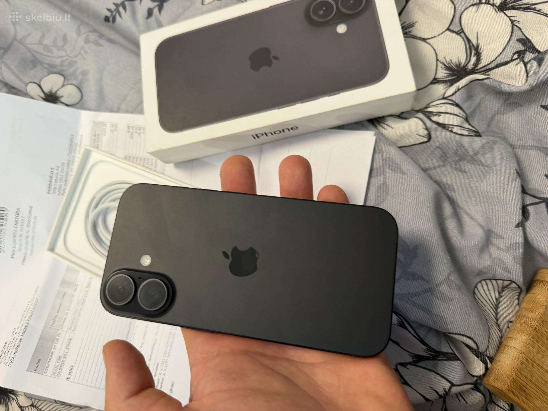 iPhone 16