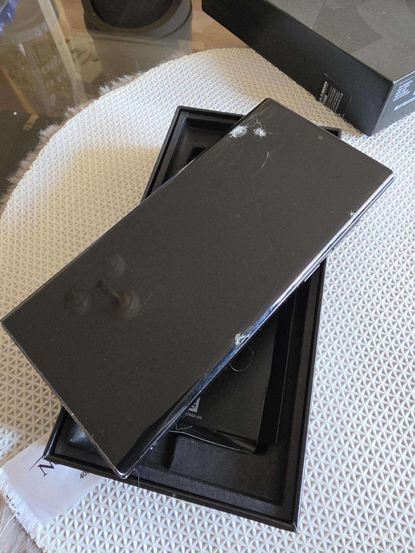S22 ultra 128gb 8gb RAM.