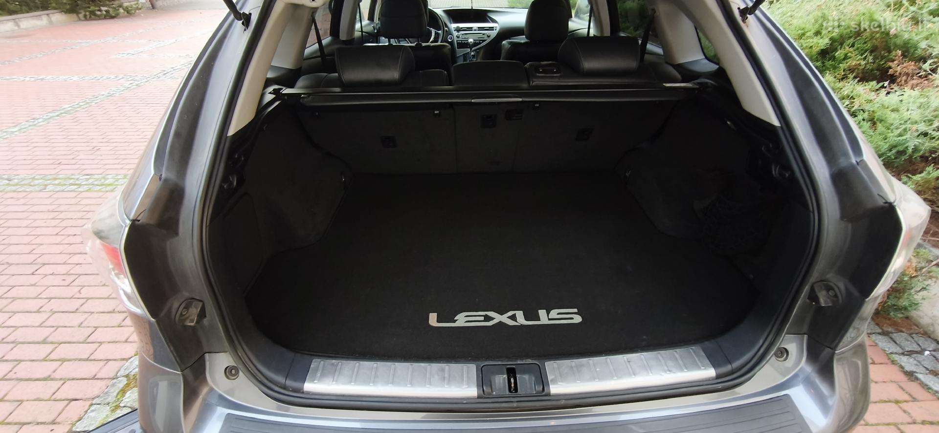 Bagažinės kilimas. Lexus 450h 2013m
