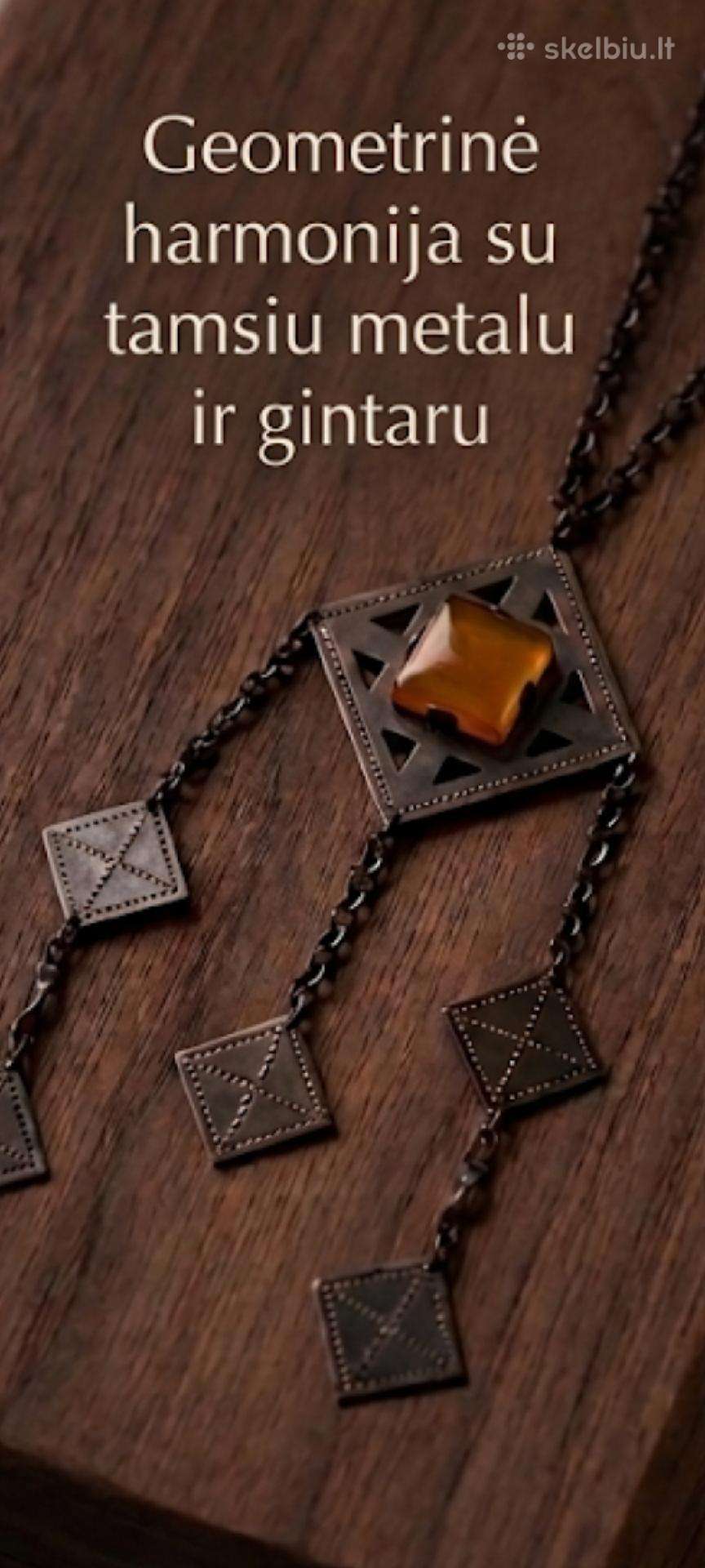 Antikvariniai papuošalai su gintaru
