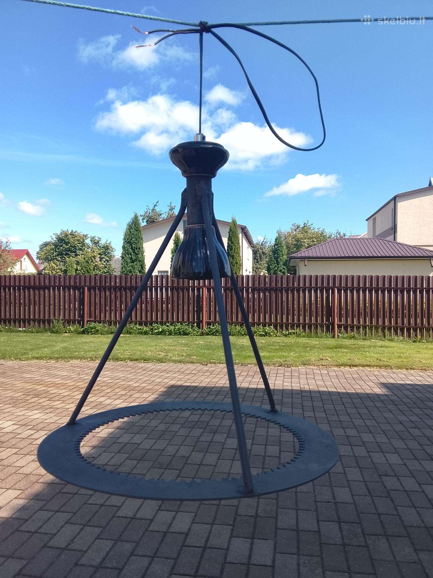 Senovinis metalinis šviestuvas
