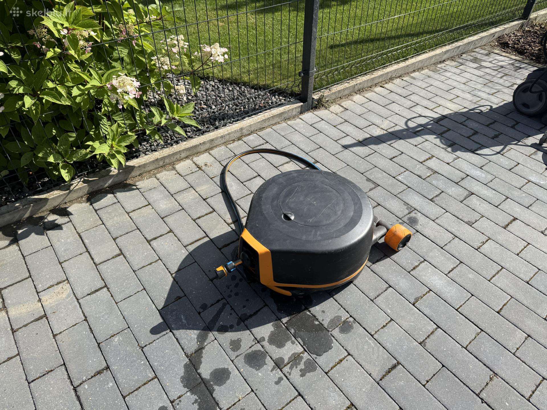 Automatinė ritė su žarna Fiskars 1067548