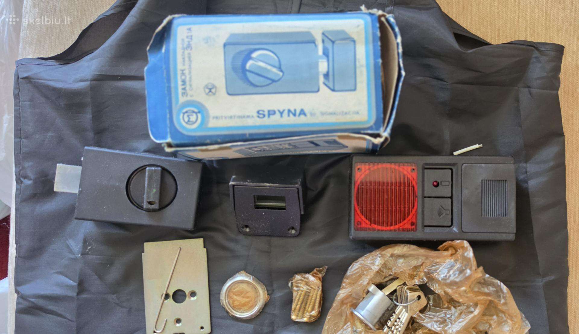 Spyna su signalizacija