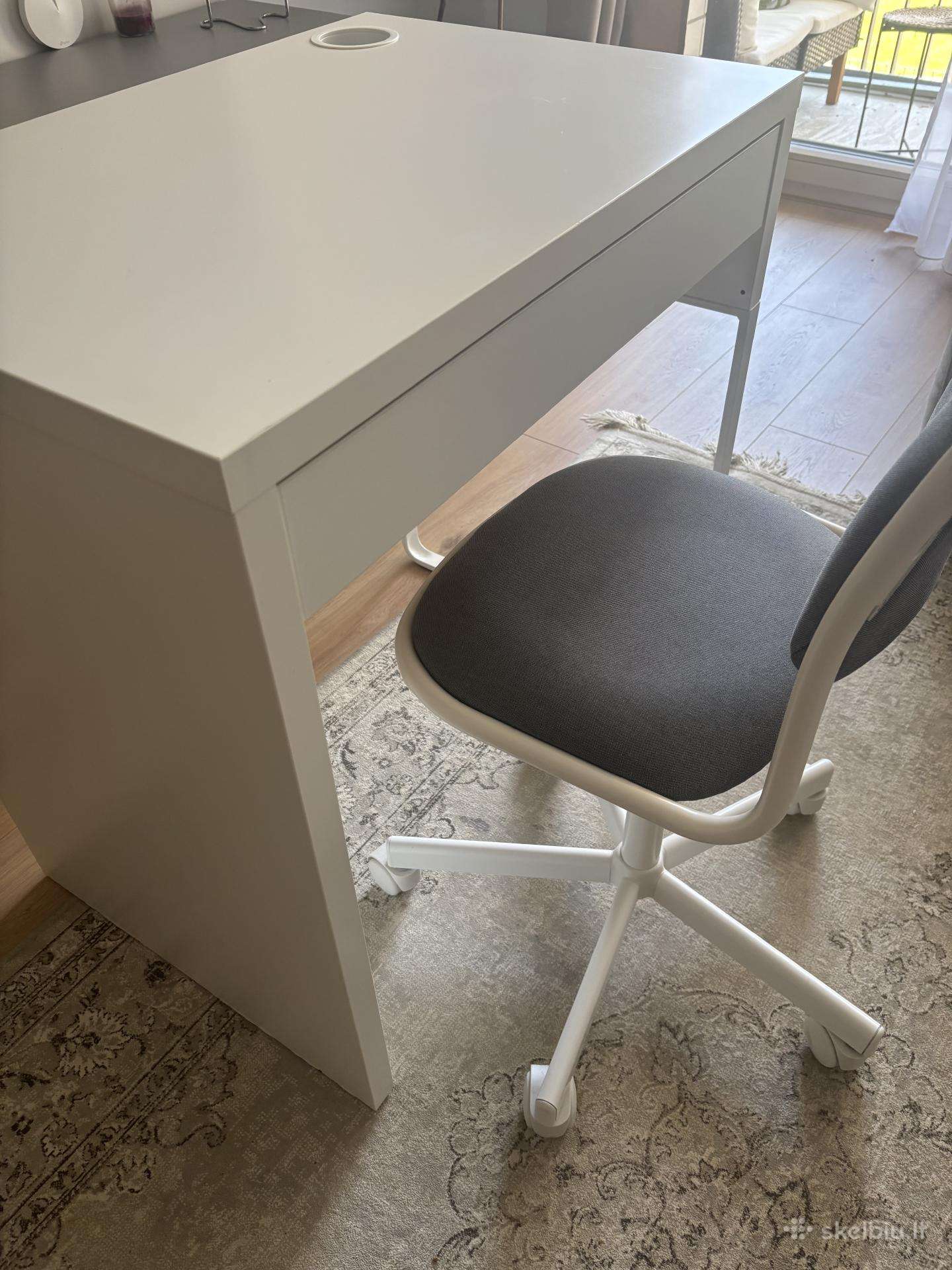 Ikea eašomasis stalas su kėde